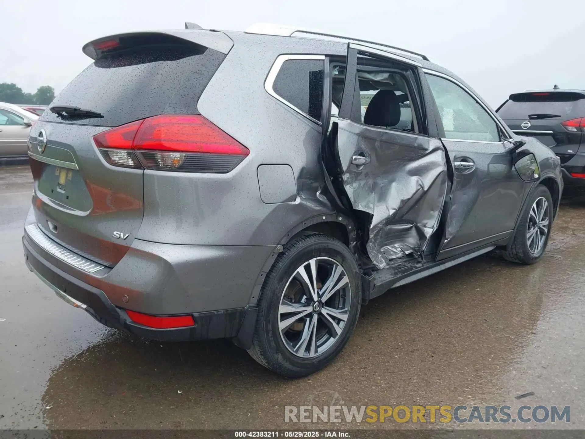 4 Photograph of a damaged car JN8AT2MT3KW256648 NISSAN ROGUE 2019
