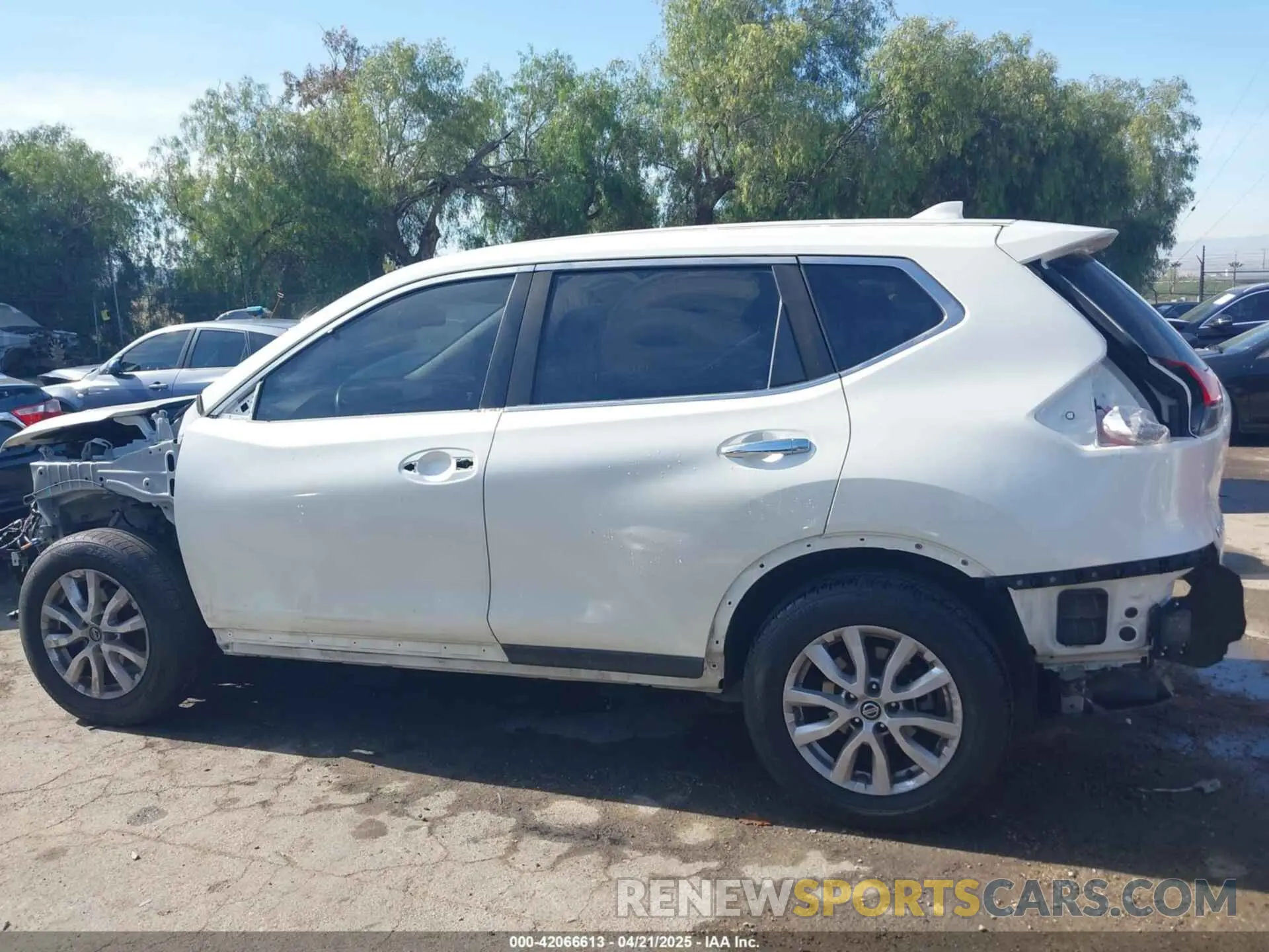 15 Photograph of a damaged car JN8AT2MT4KW255007 NISSAN ROGUE 2019