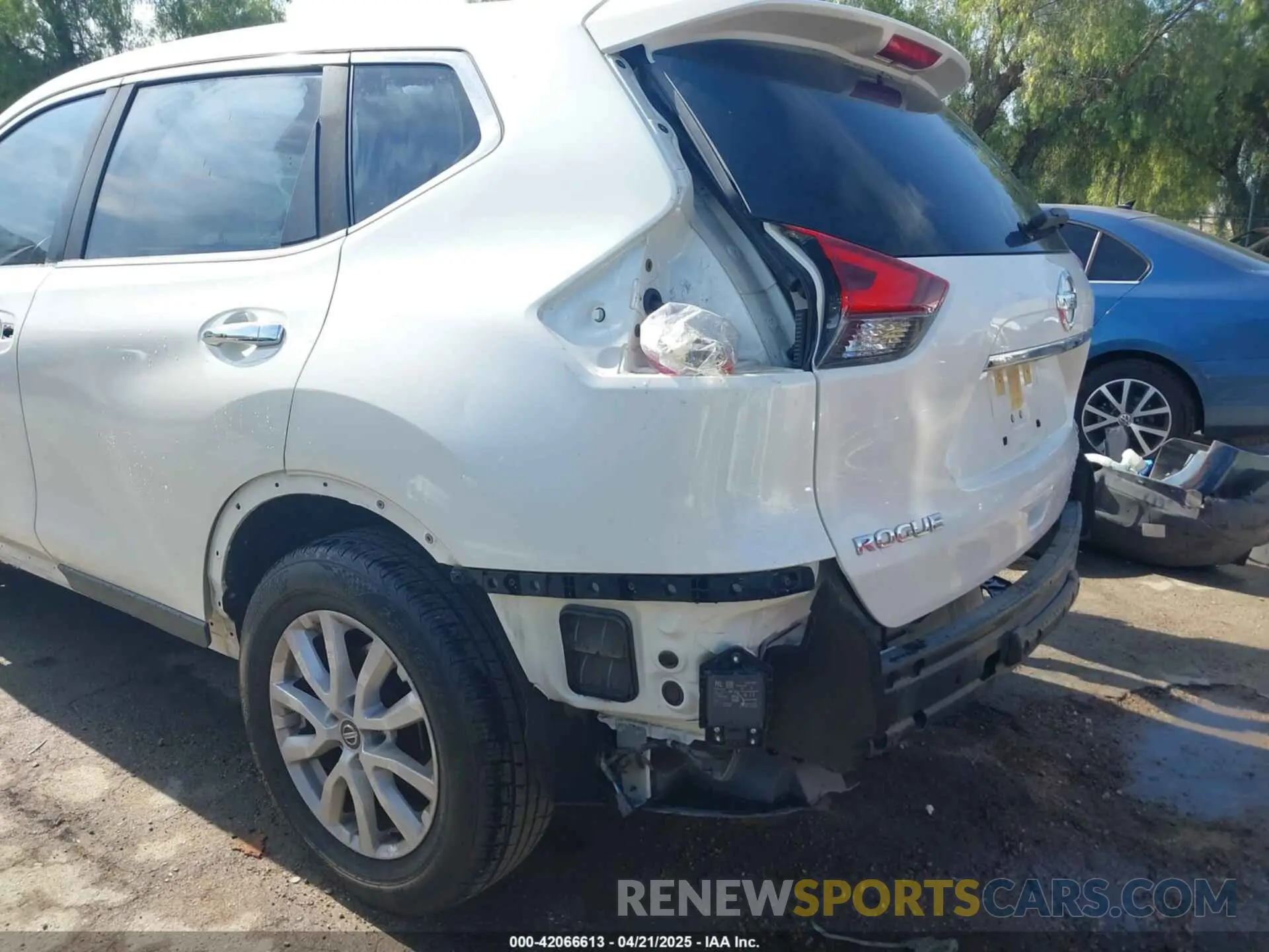 20 Photograph of a damaged car JN8AT2MT4KW255007 NISSAN ROGUE 2019