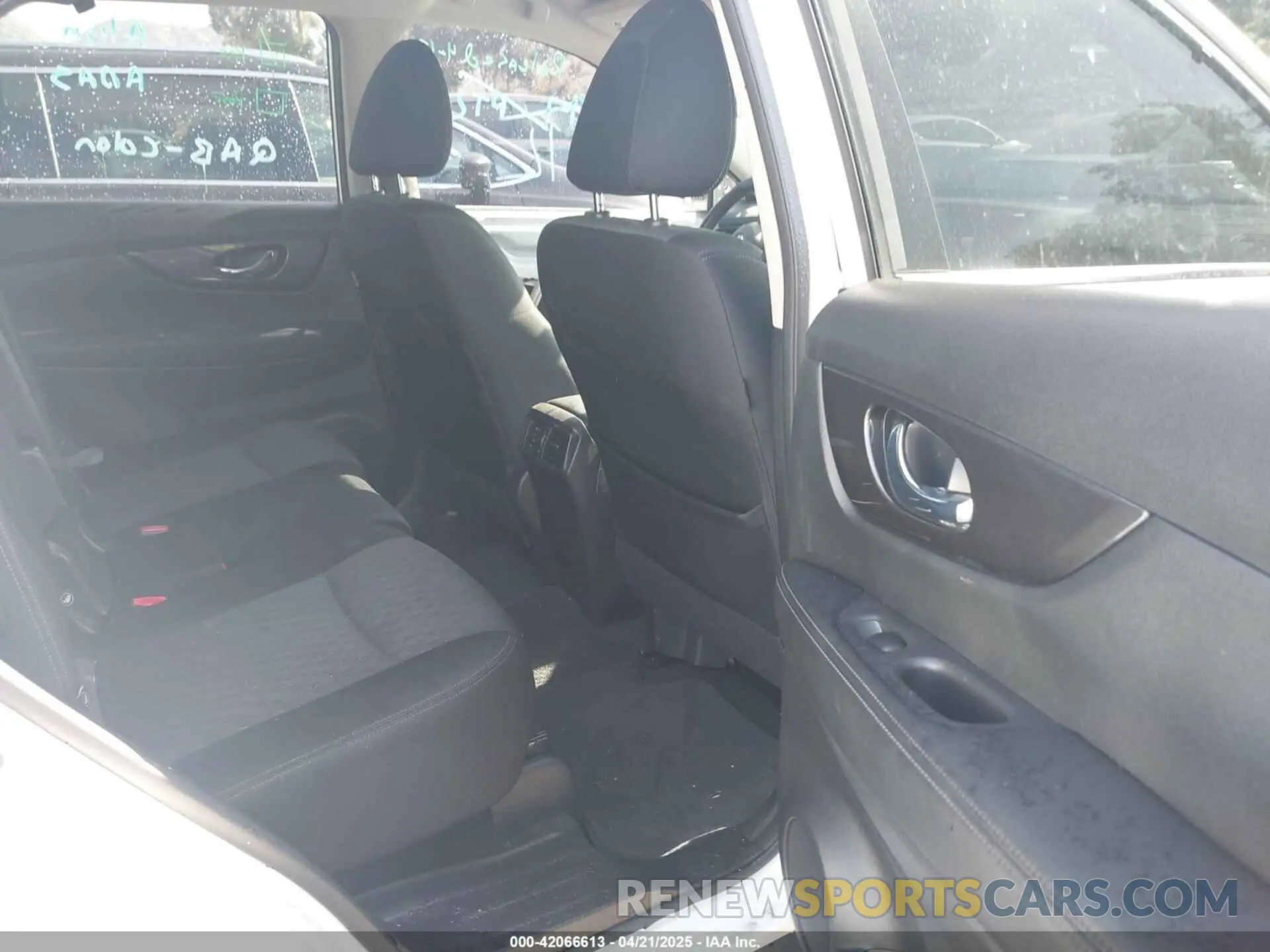 8 Photograph of a damaged car JN8AT2MT4KW255007 NISSAN ROGUE 2019