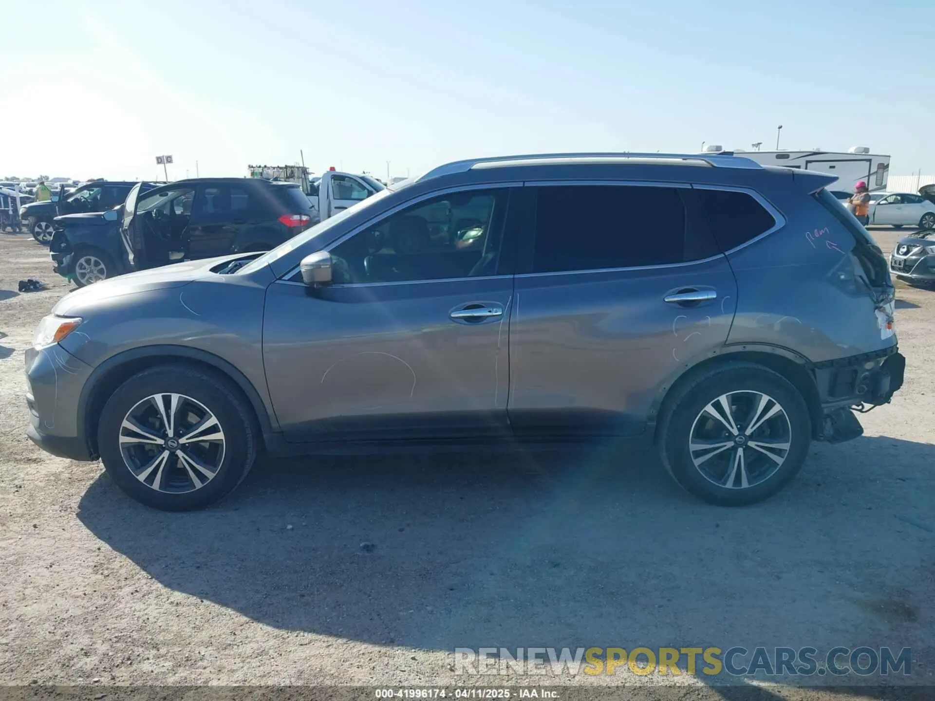 15 Photograph of a damaged car JN8AT2MT4KW262975 NISSAN ROGUE 2019