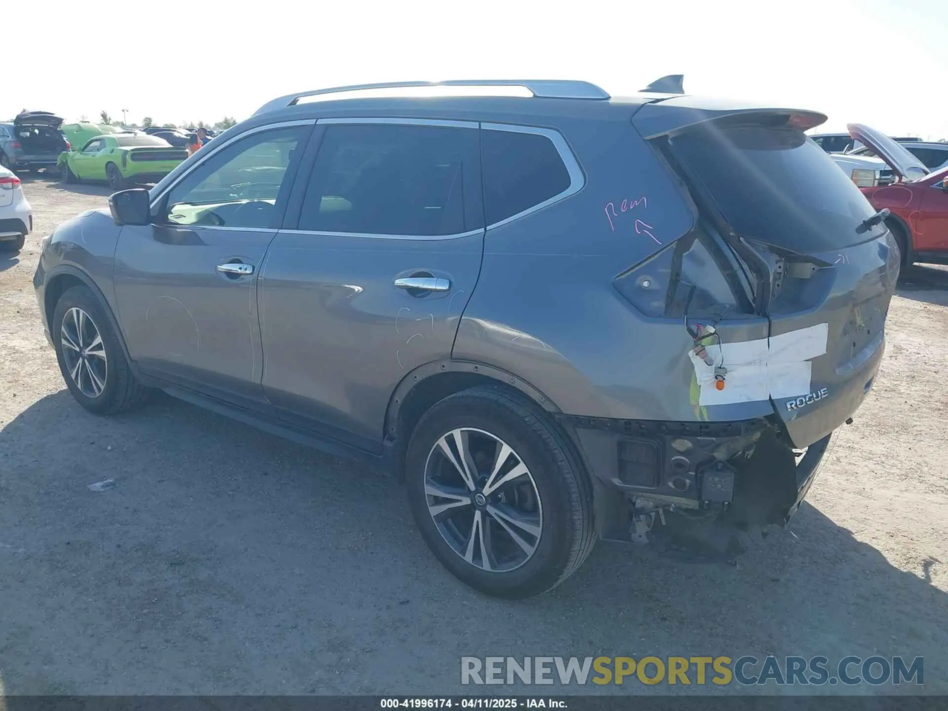 3 Photograph of a damaged car JN8AT2MT4KW262975 NISSAN ROGUE 2019