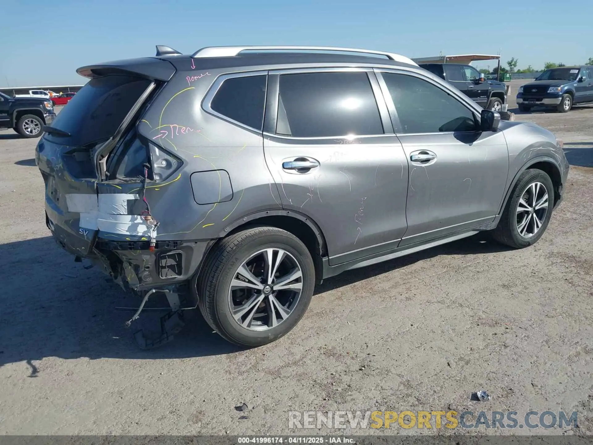 4 Photograph of a damaged car JN8AT2MT4KW262975 NISSAN ROGUE 2019