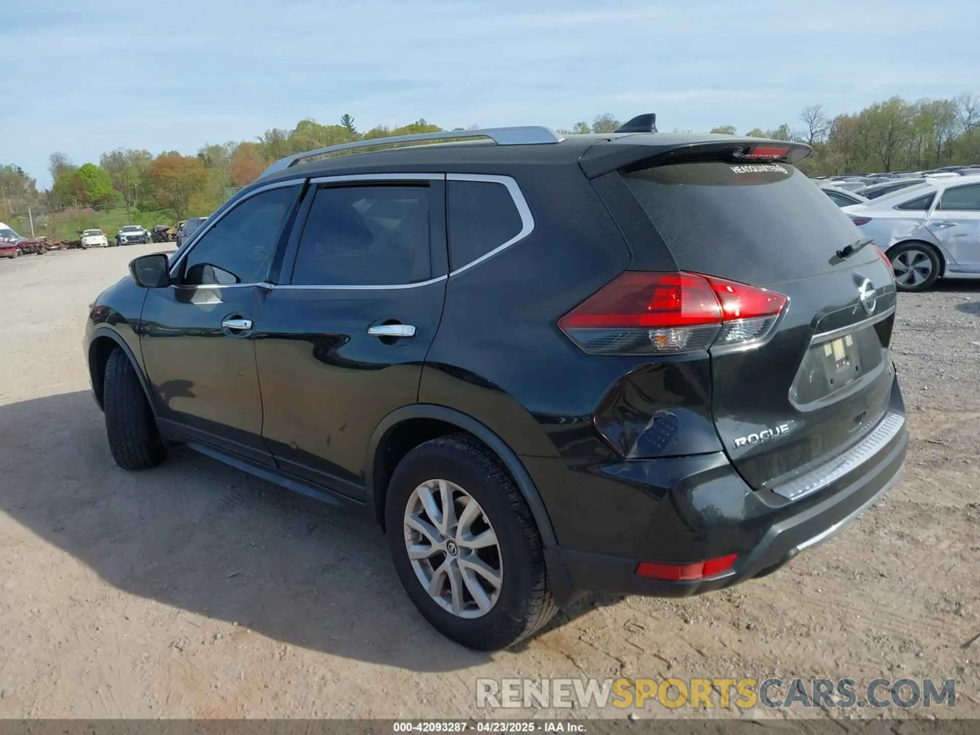 3 Photograph of a damaged car JN8AT2MT4KW266105 NISSAN ROGUE 2019