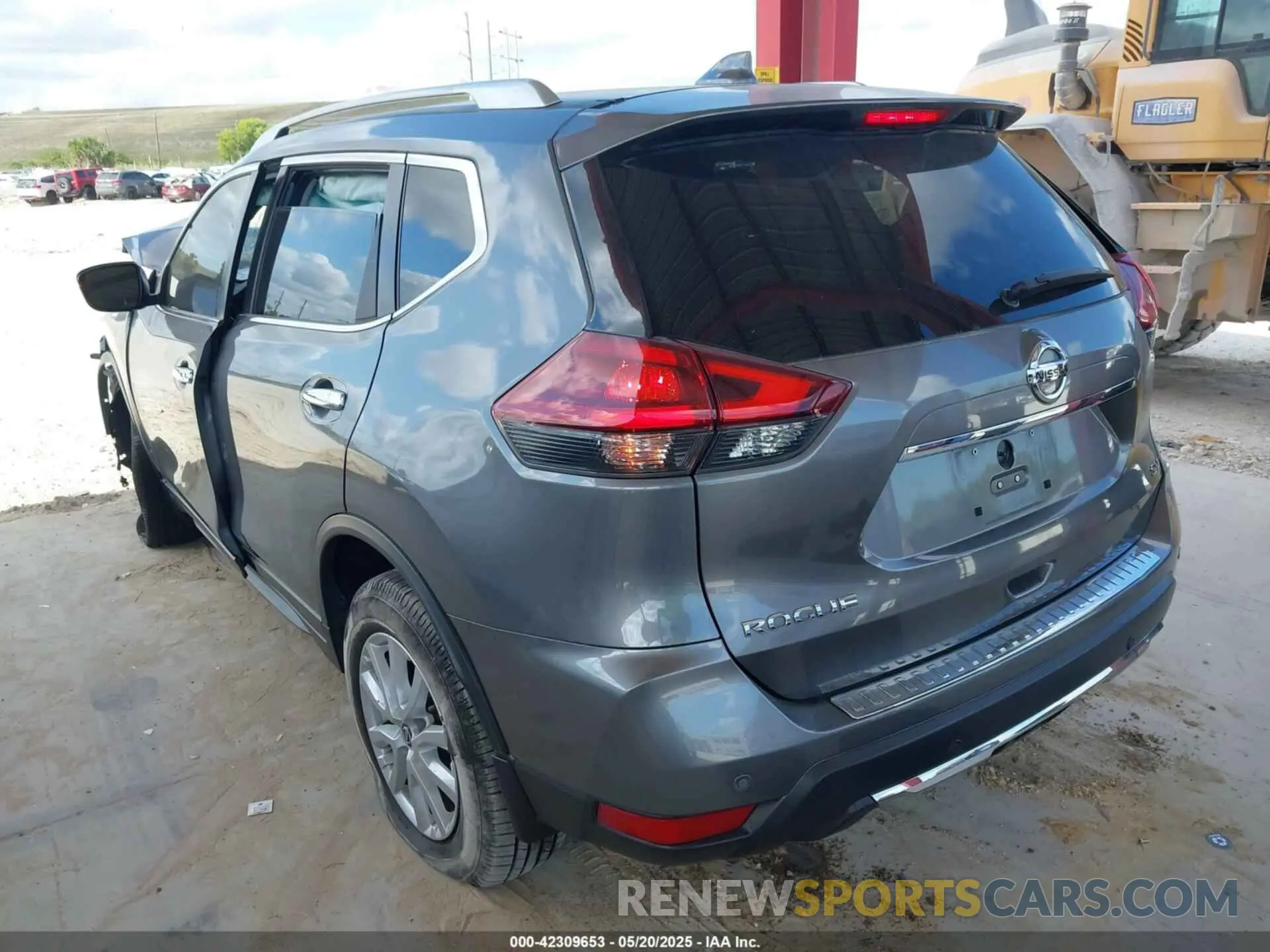 3 Photograph of a damaged car JN8AT2MT5KW252231 NISSAN ROGUE 2019