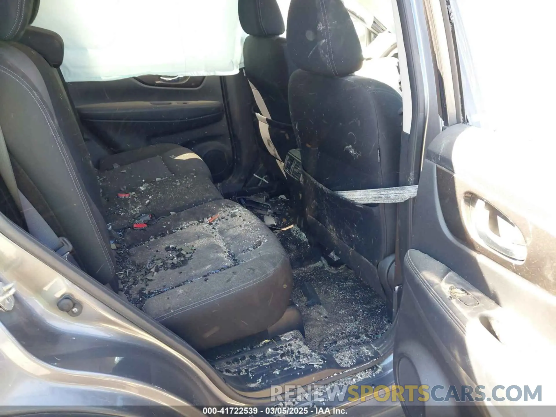8 Photograph of a damaged car JN8AT2MT5KW505497 NISSAN ROGUE 2019