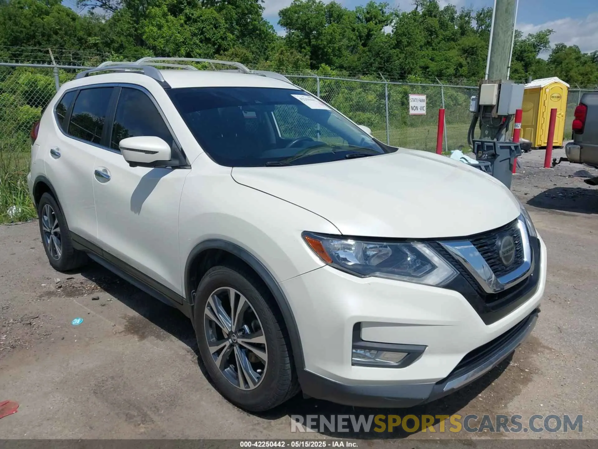 1 Photograph of a damaged car JN8AT2MT6KW256210 NISSAN ROGUE 2019