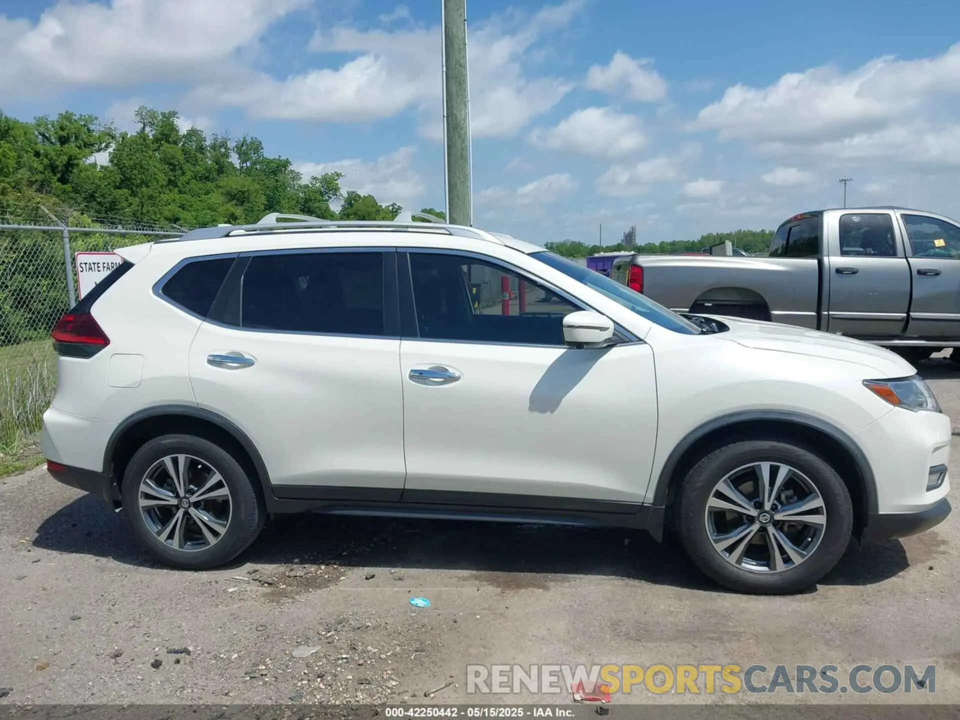 13 Photograph of a damaged car JN8AT2MT6KW256210 NISSAN ROGUE 2019