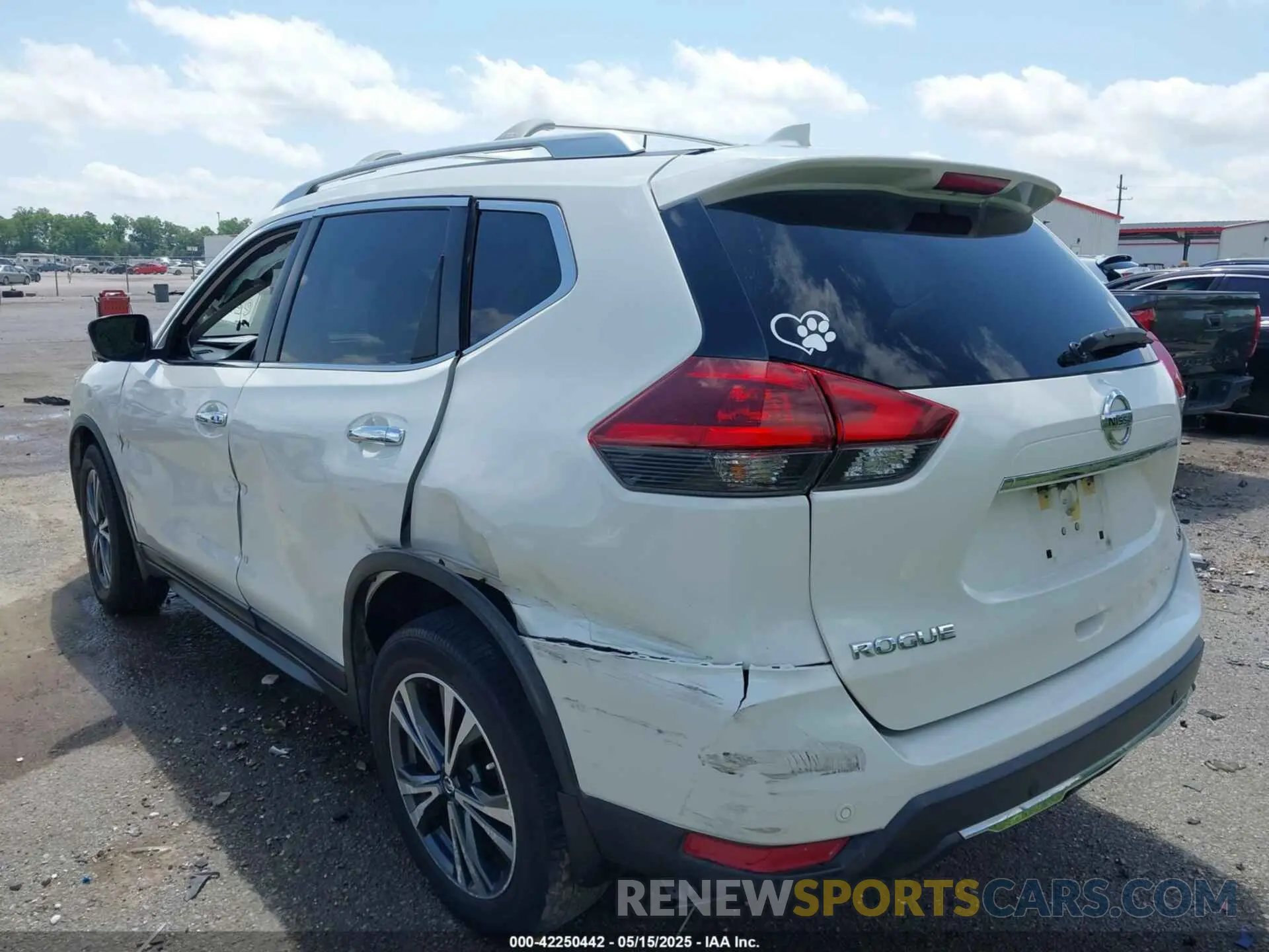 3 Photograph of a damaged car JN8AT2MT6KW256210 NISSAN ROGUE 2019