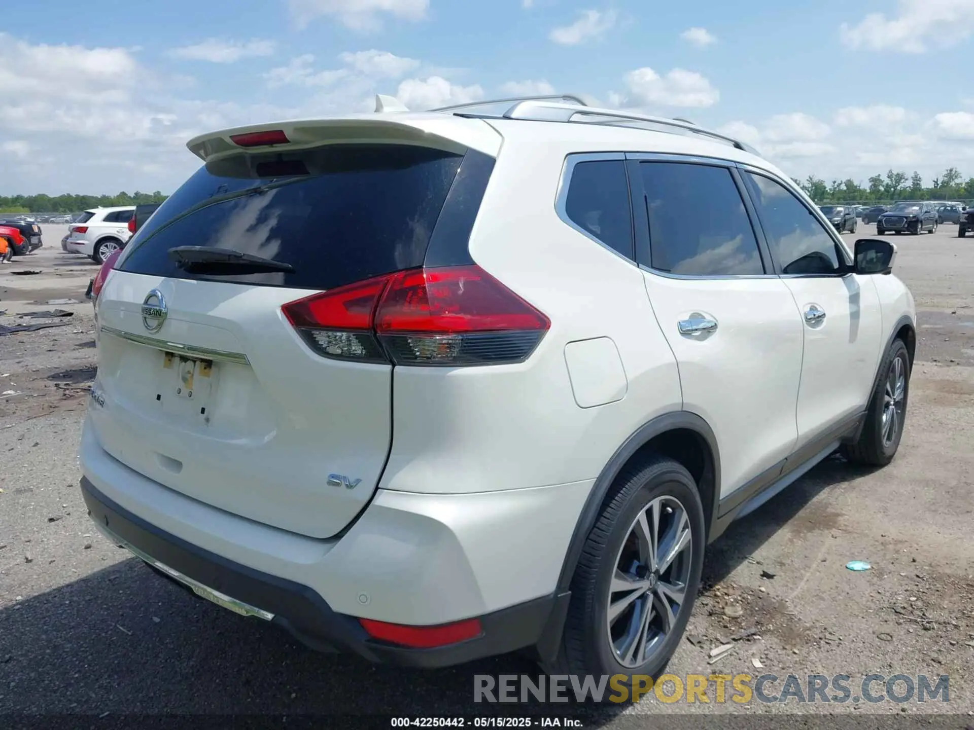 4 Photograph of a damaged car JN8AT2MT6KW256210 NISSAN ROGUE 2019