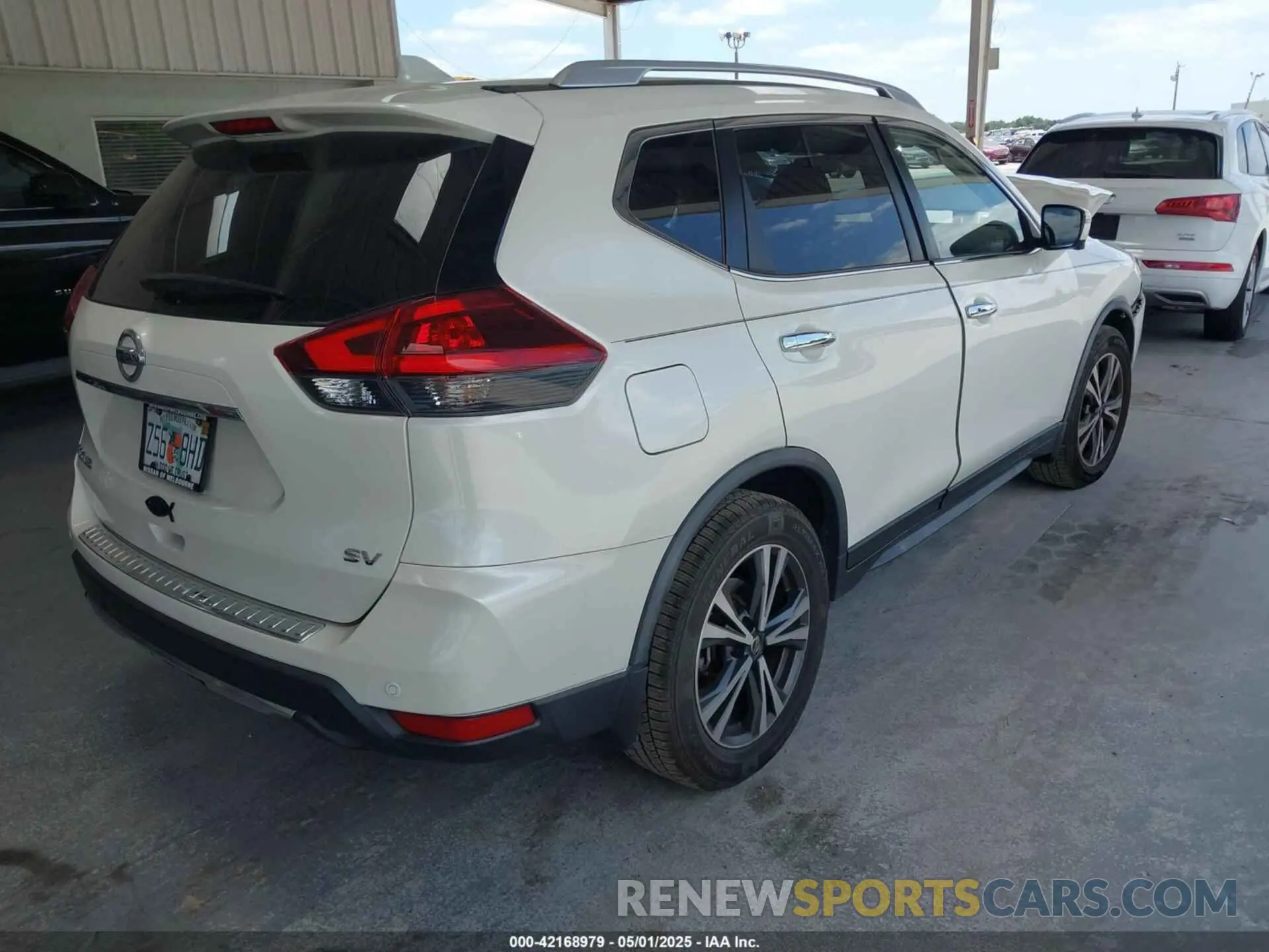 4 Photograph of a damaged car JN8AT2MT6KW262265 NISSAN ROGUE 2019