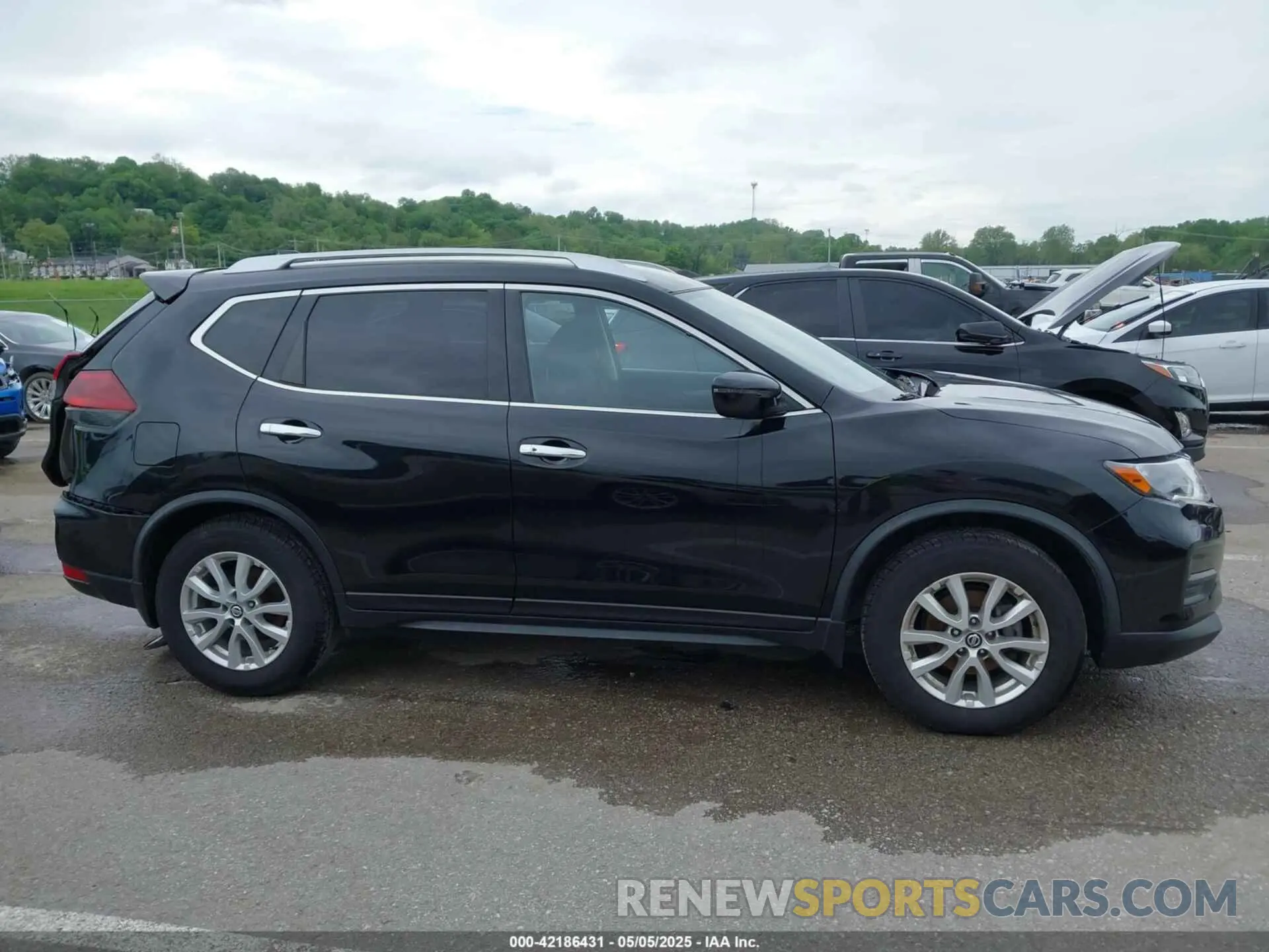 13 Photograph of a damaged car JN8AT2MT6KW263190 NISSAN ROGUE 2019