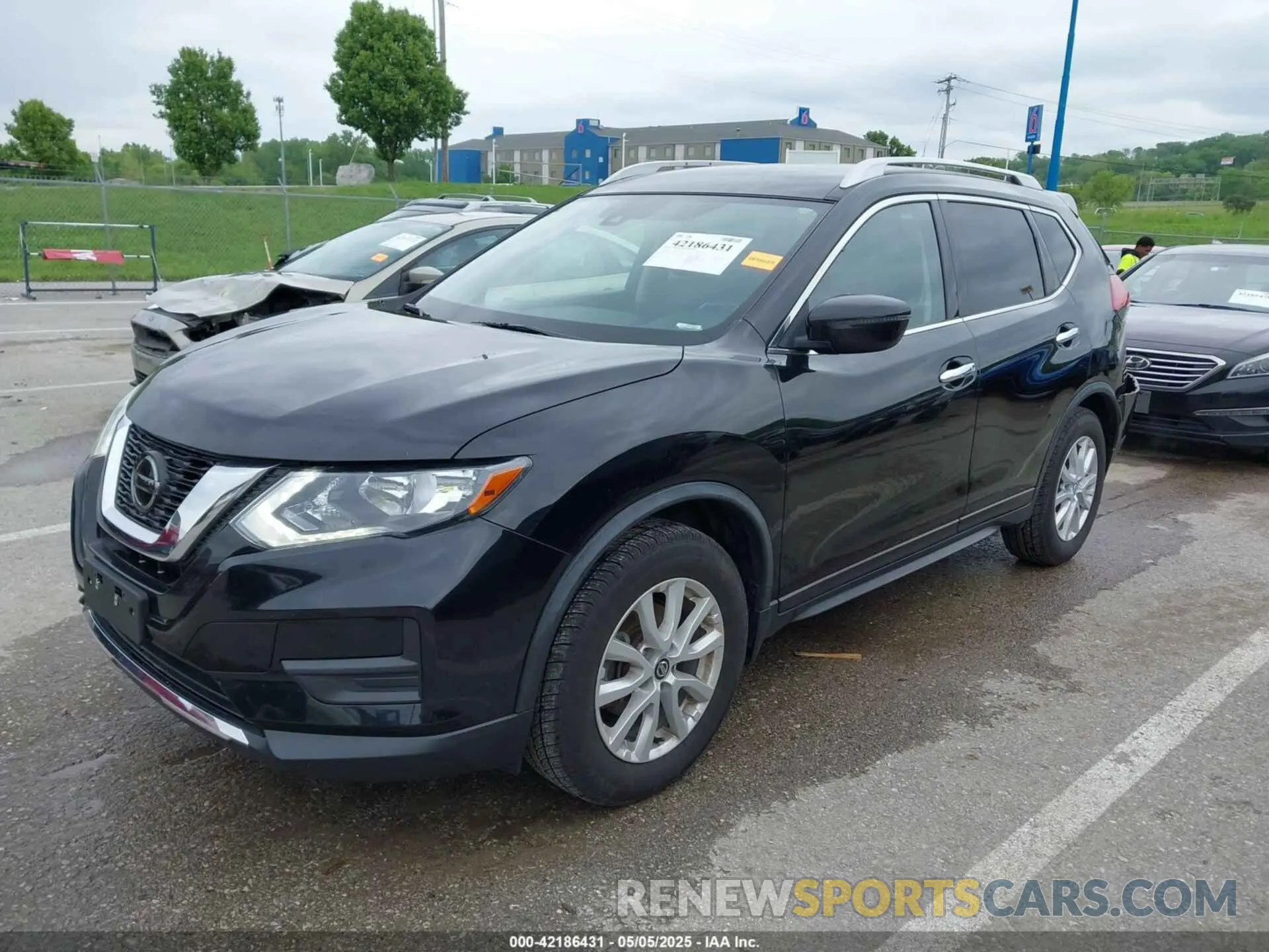 2 Photograph of a damaged car JN8AT2MT6KW263190 NISSAN ROGUE 2019