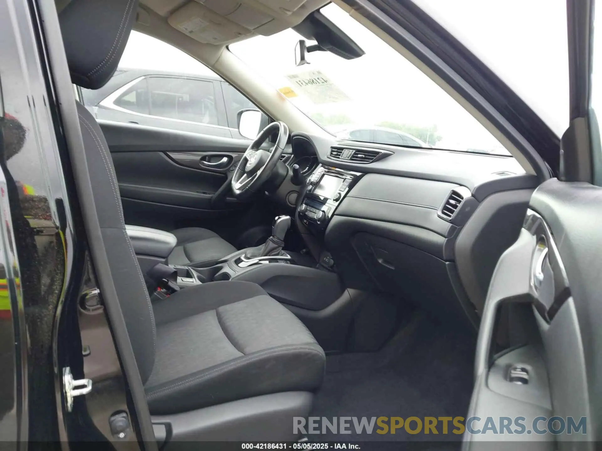 5 Photograph of a damaged car JN8AT2MT6KW263190 NISSAN ROGUE 2019