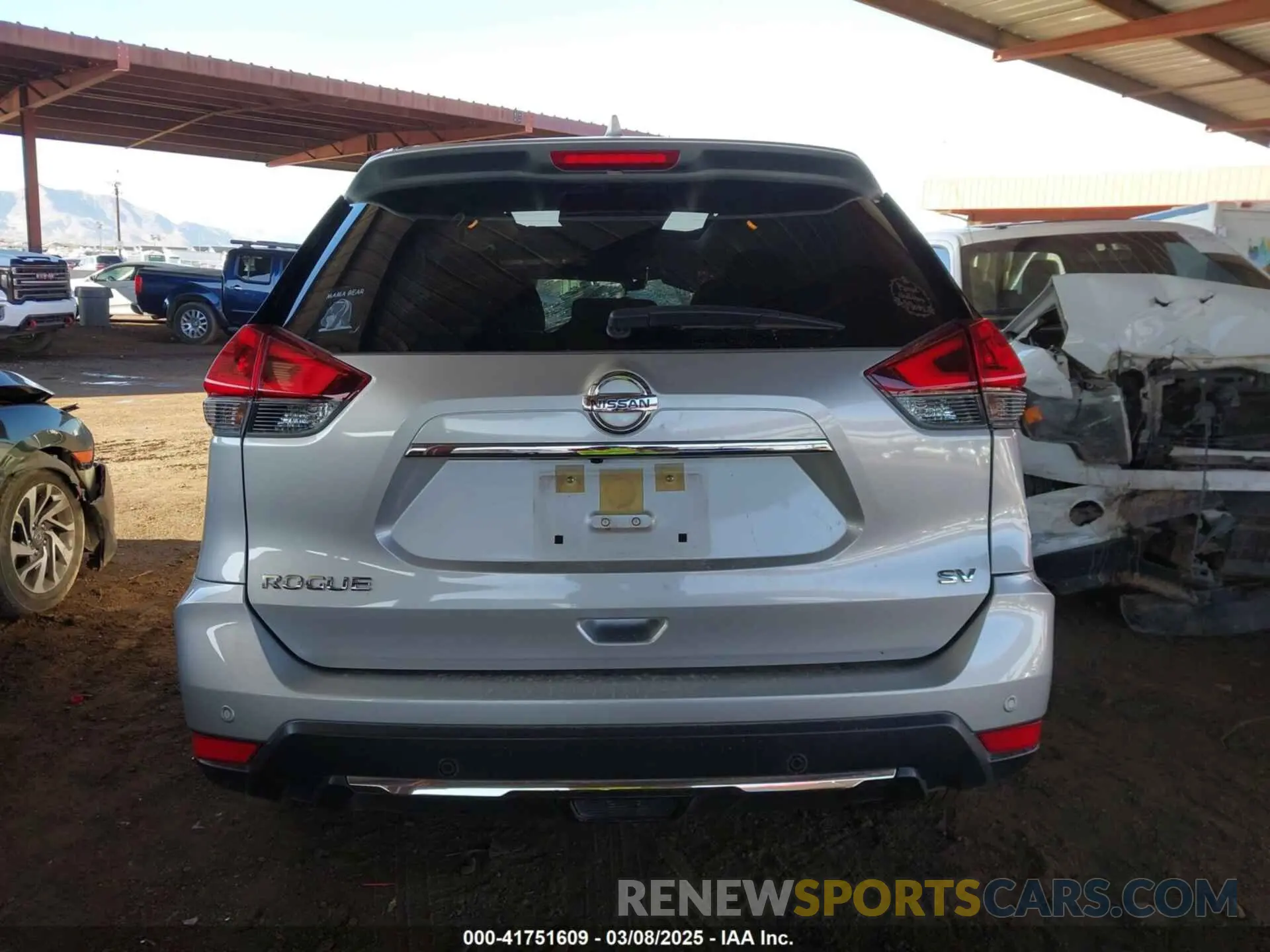 17 Photograph of a damaged car JN8AT2MT6KW265036 NISSAN ROGUE 2019