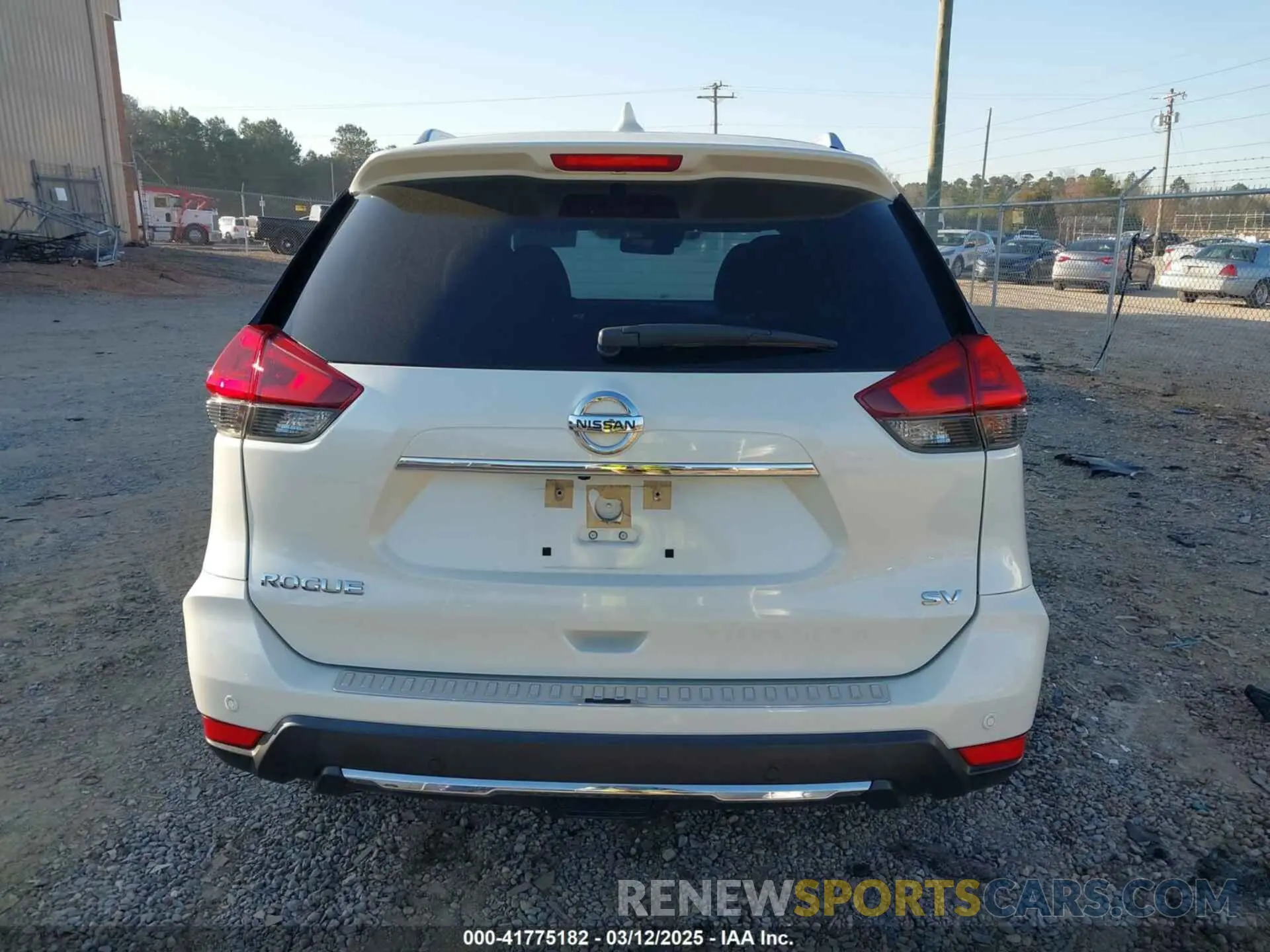 17 Photograph of a damaged car JN8AT2MT7KW254319 NISSAN ROGUE 2019