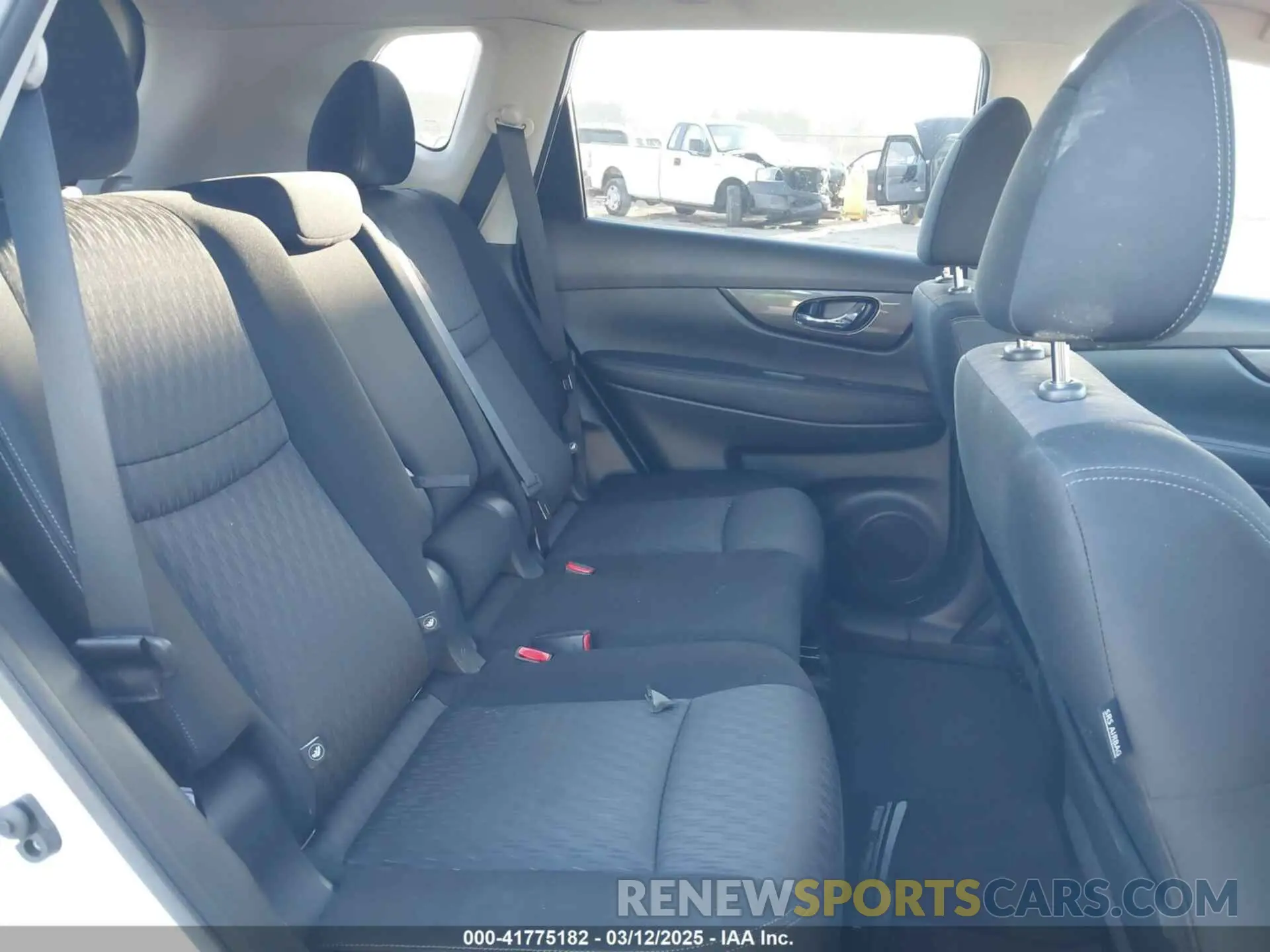 8 Photograph of a damaged car JN8AT2MT7KW254319 NISSAN ROGUE 2019