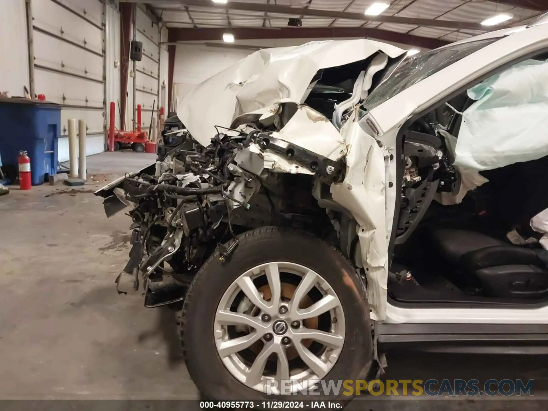 18 Photograph of a damaged car JN8AT2MT7KW256278 NISSAN ROGUE 2019
