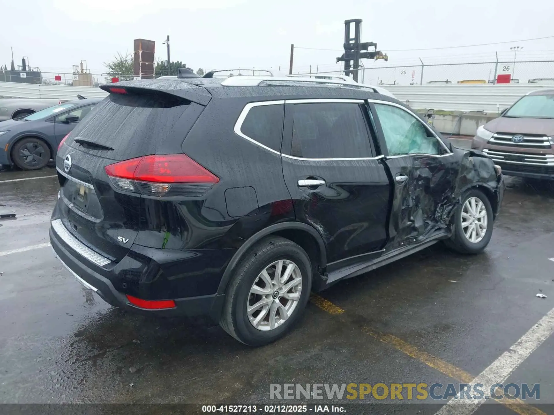 4 Photograph of a damaged car JN8AT2MT7KW261349 NISSAN ROGUE 2019