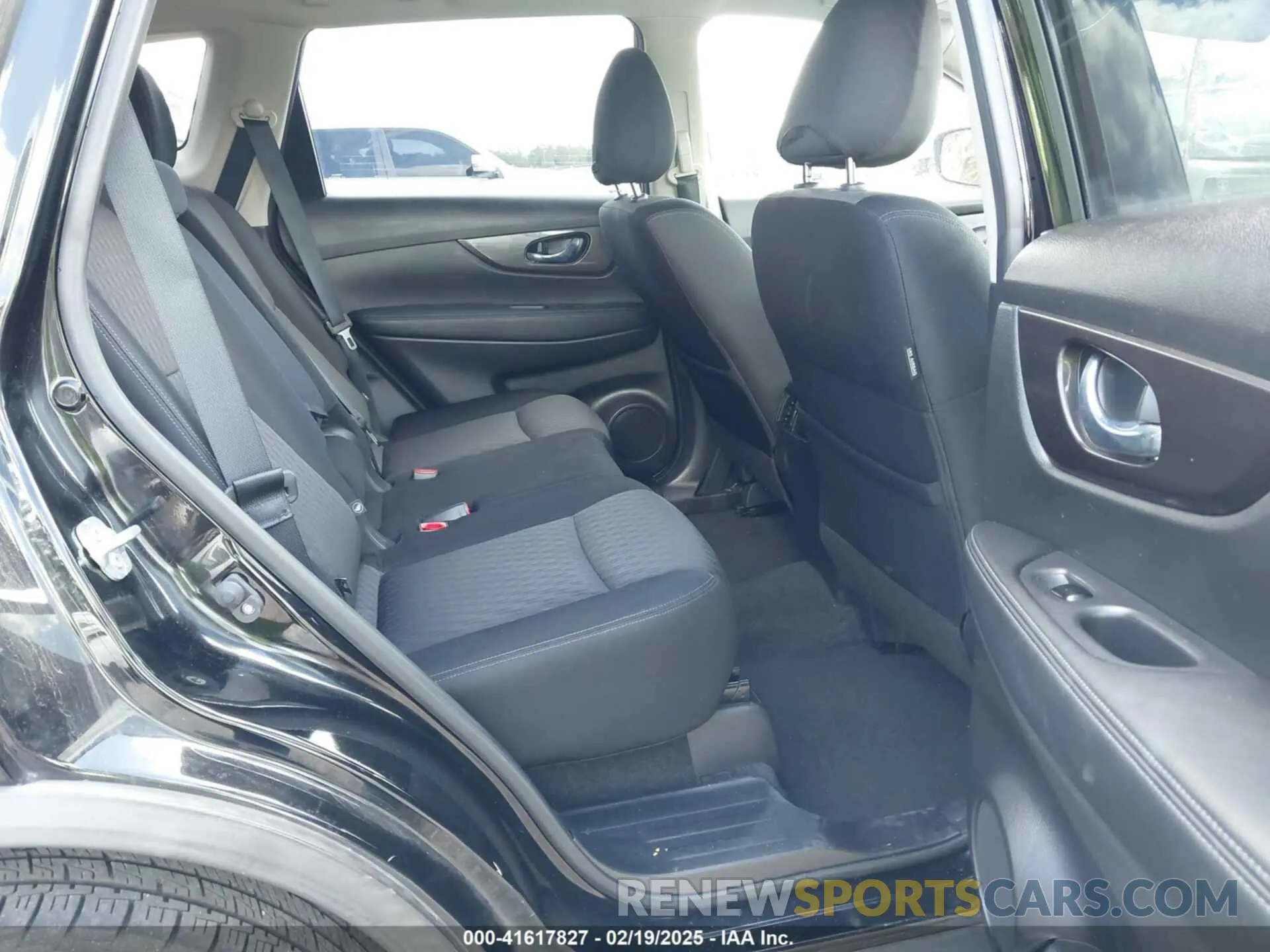 8 Photograph of a damaged car JN8AT2MT7KW503587 NISSAN ROGUE 2019