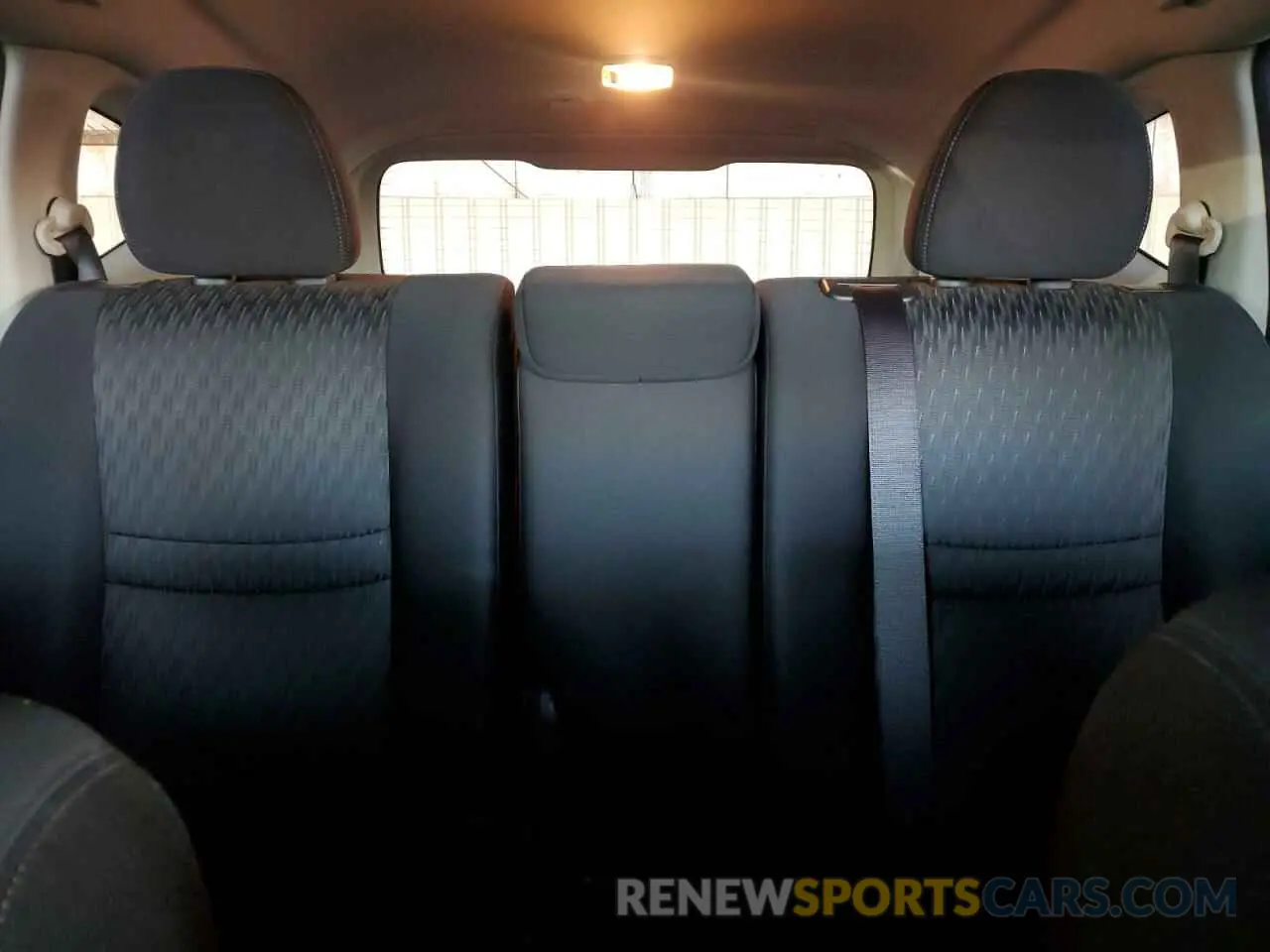 10 Photograph of a damaged car JN8AT2MT8KW257696 NISSAN ROGUE 2019