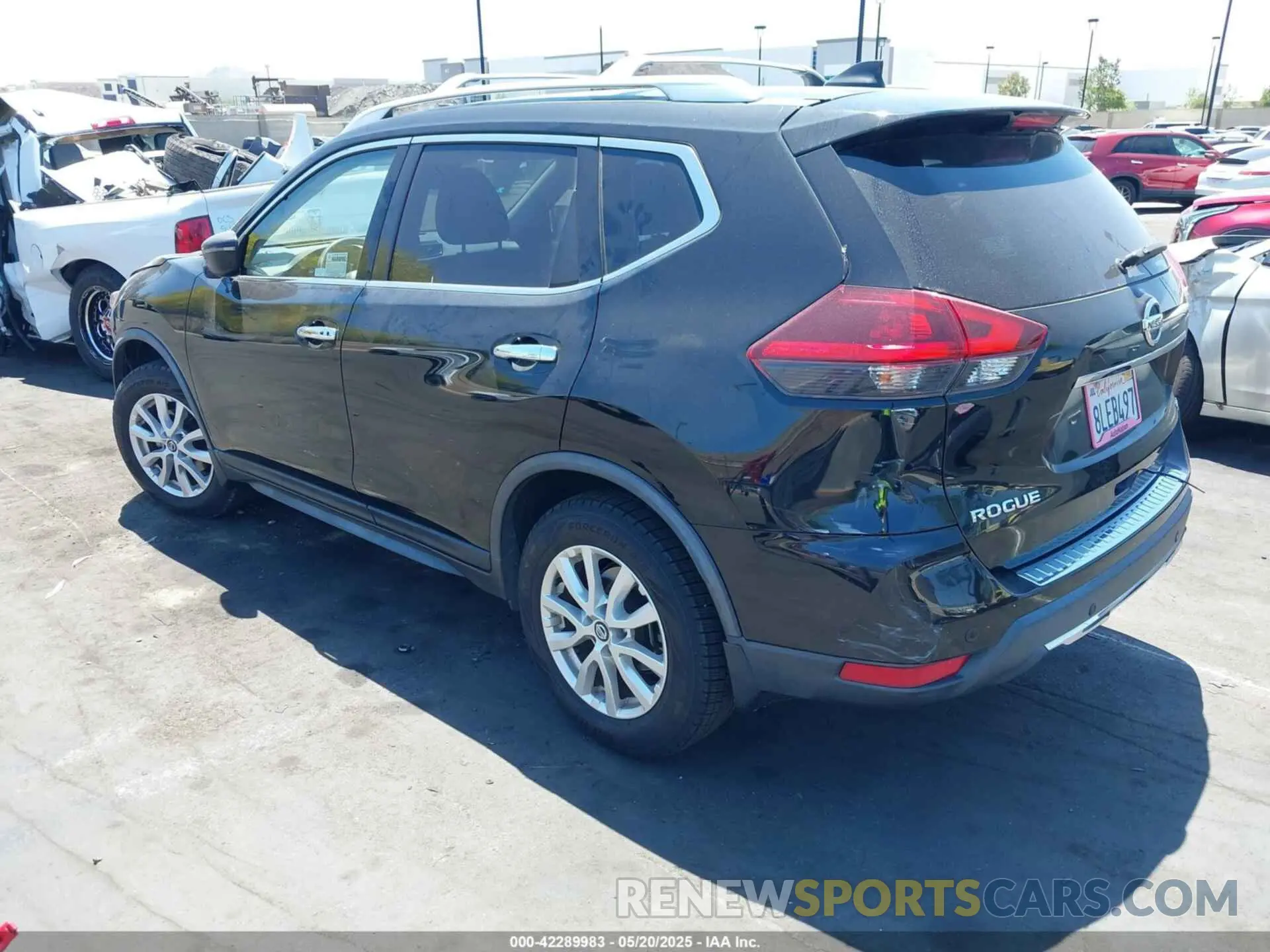 3 Photograph of a damaged car JN8AT2MT8KW261182 NISSAN ROGUE 2019