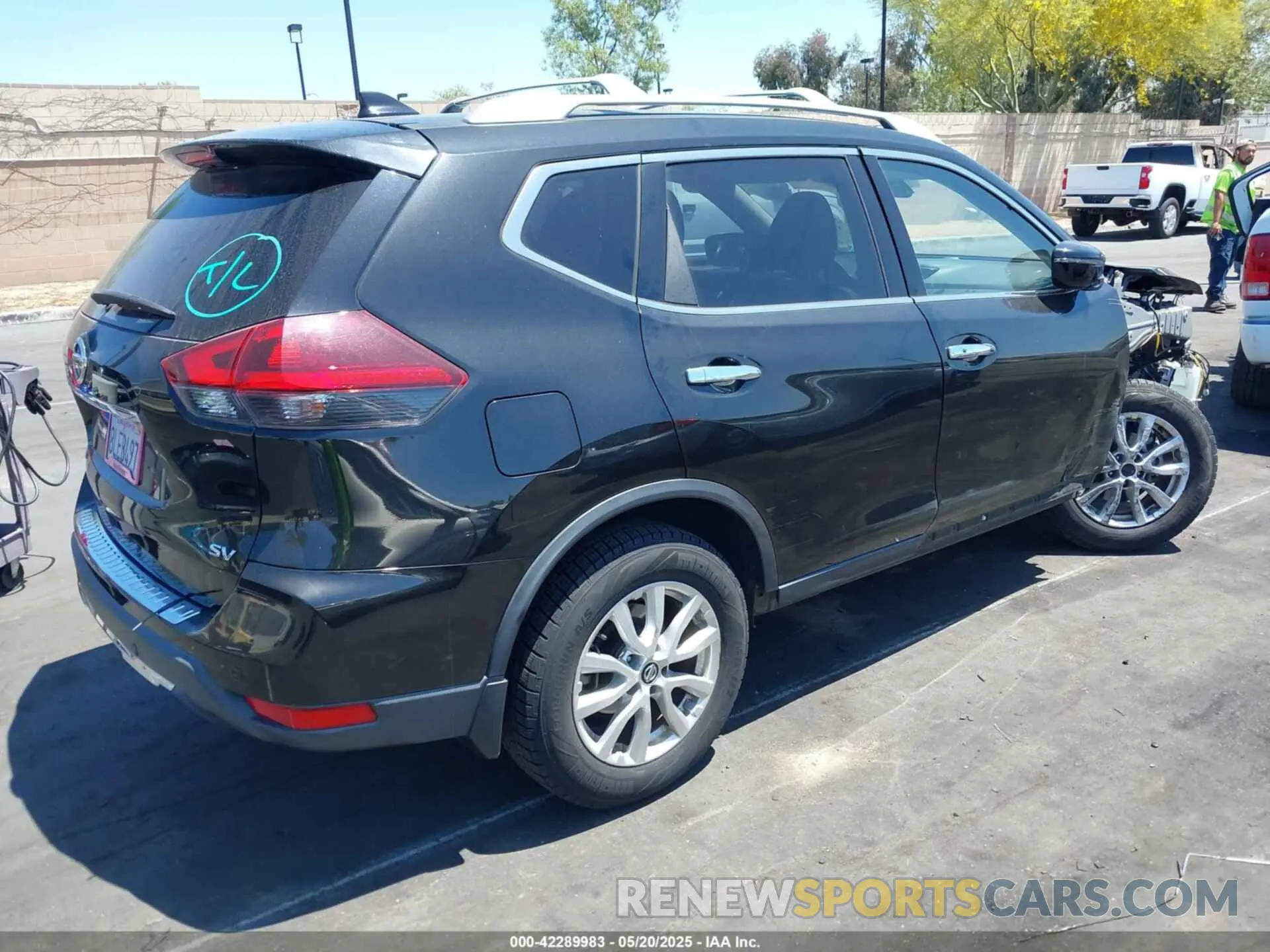 4 Photograph of a damaged car JN8AT2MT8KW261182 NISSAN ROGUE 2019