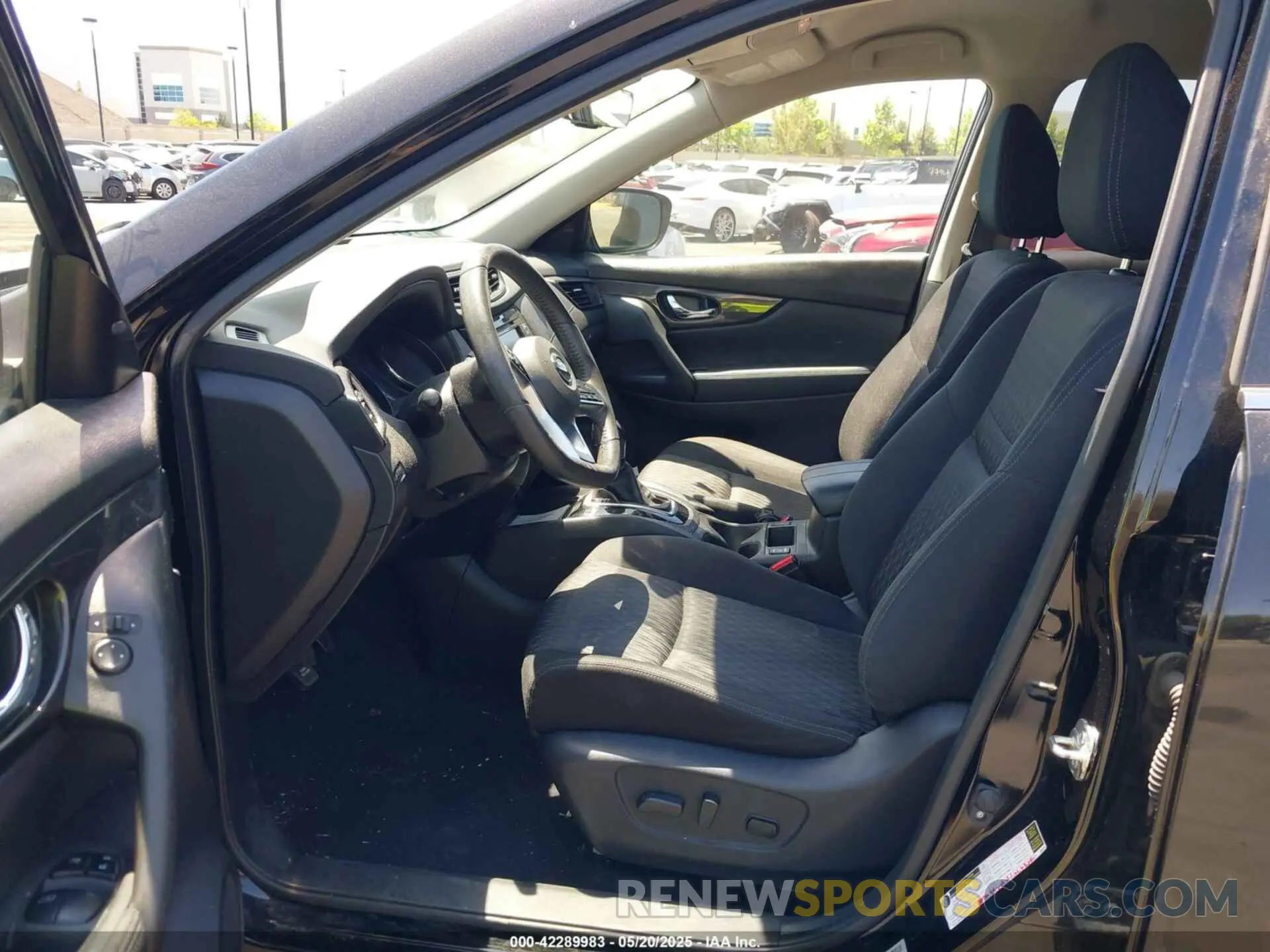 5 Photograph of a damaged car JN8AT2MT8KW261182 NISSAN ROGUE 2019