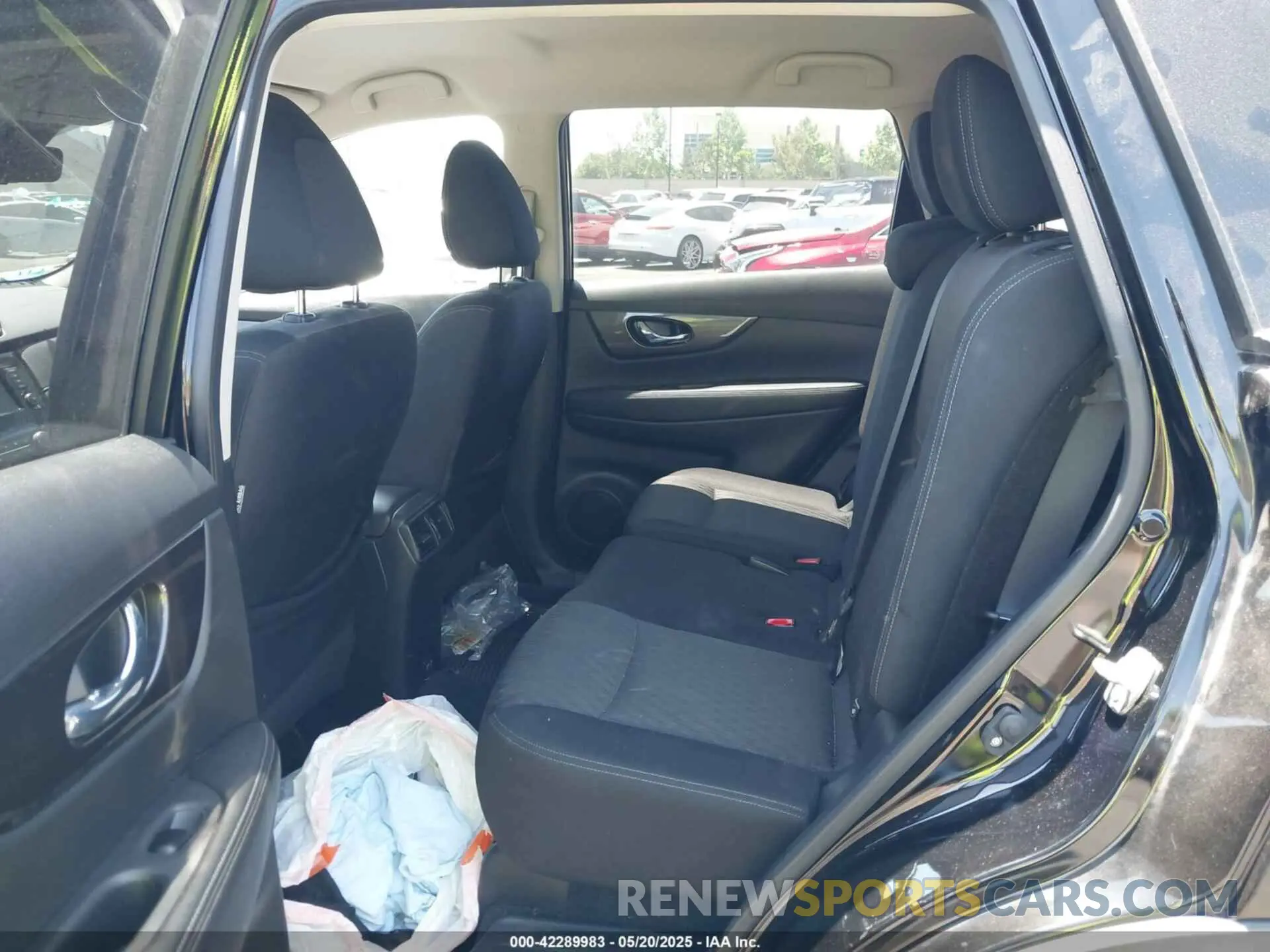 8 Photograph of a damaged car JN8AT2MT8KW261182 NISSAN ROGUE 2019