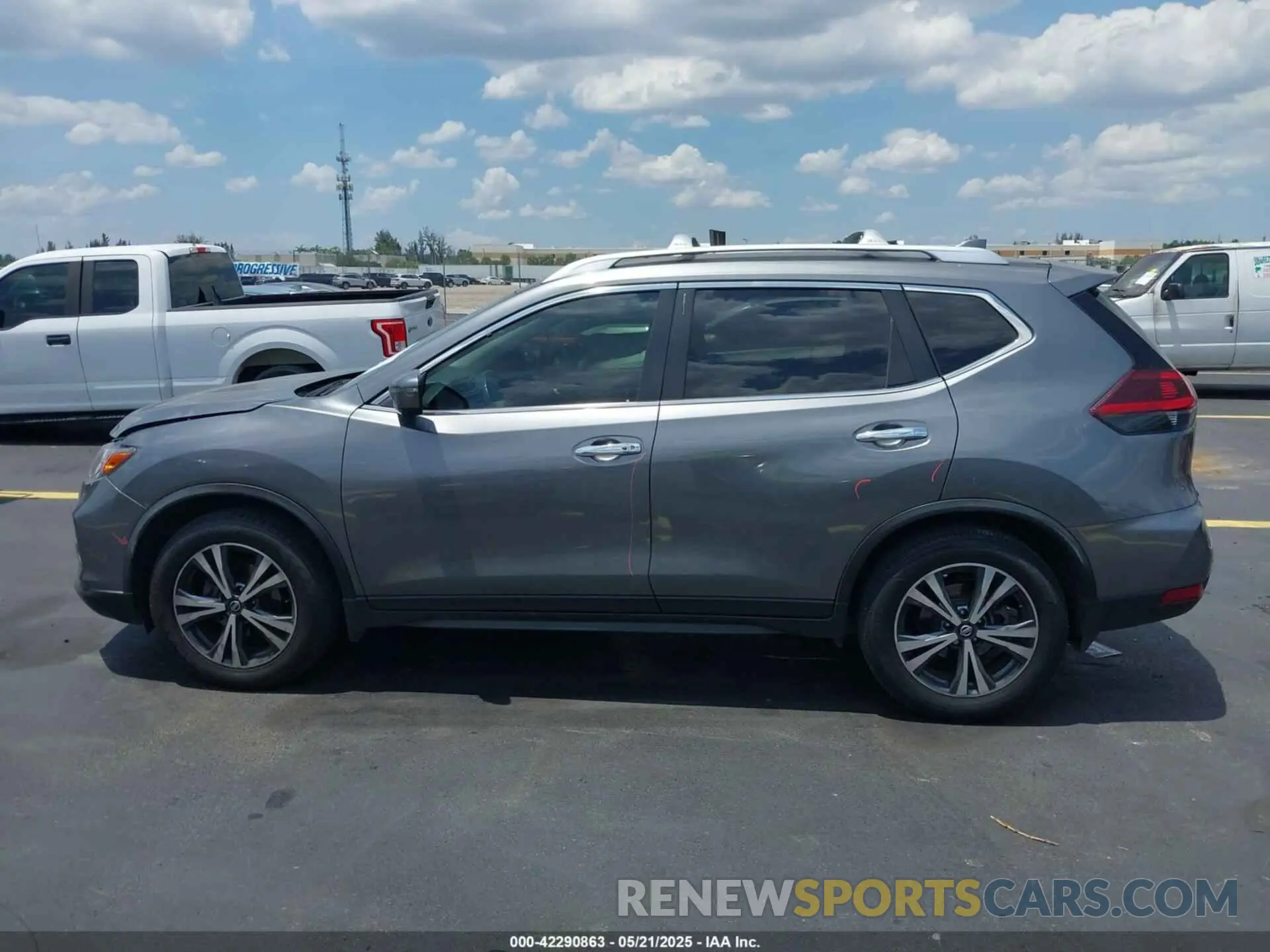 15 Photograph of a damaged car JN8AT2MT9KW260154 NISSAN ROGUE 2019
