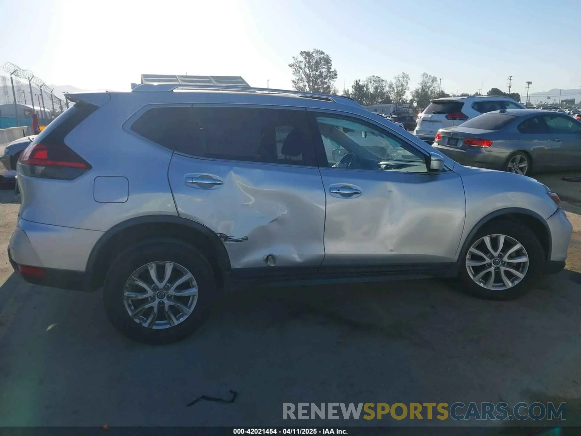 13 Photograph of a damaged car JN8AT2MT9KW263622 NISSAN ROGUE 2019
