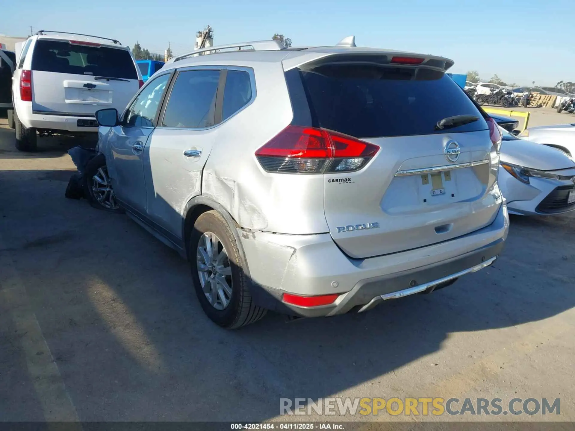 3 Photograph of a damaged car JN8AT2MT9KW263622 NISSAN ROGUE 2019