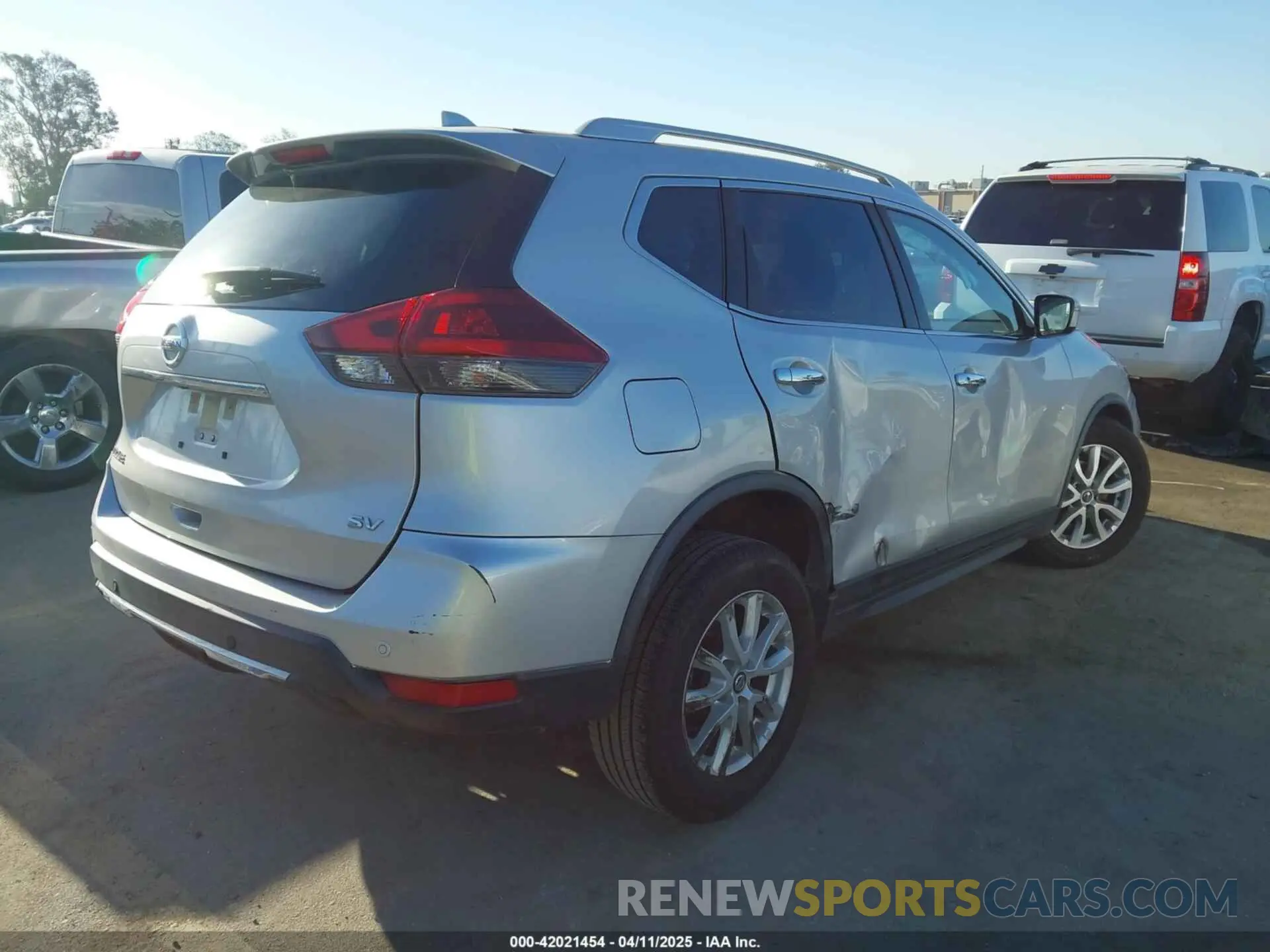 4 Photograph of a damaged car JN8AT2MT9KW263622 NISSAN ROGUE 2019