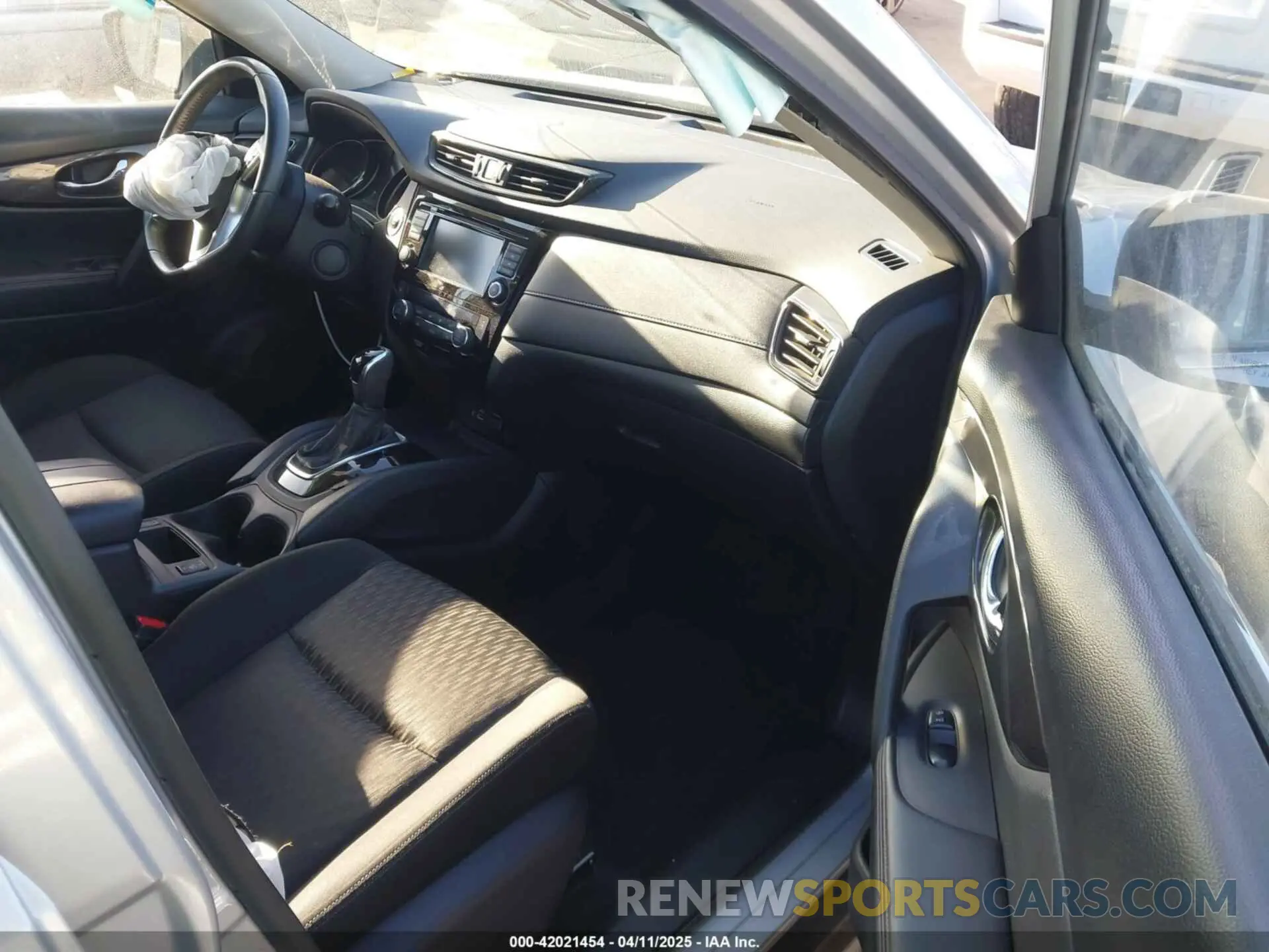 5 Photograph of a damaged car JN8AT2MT9KW263622 NISSAN ROGUE 2019
