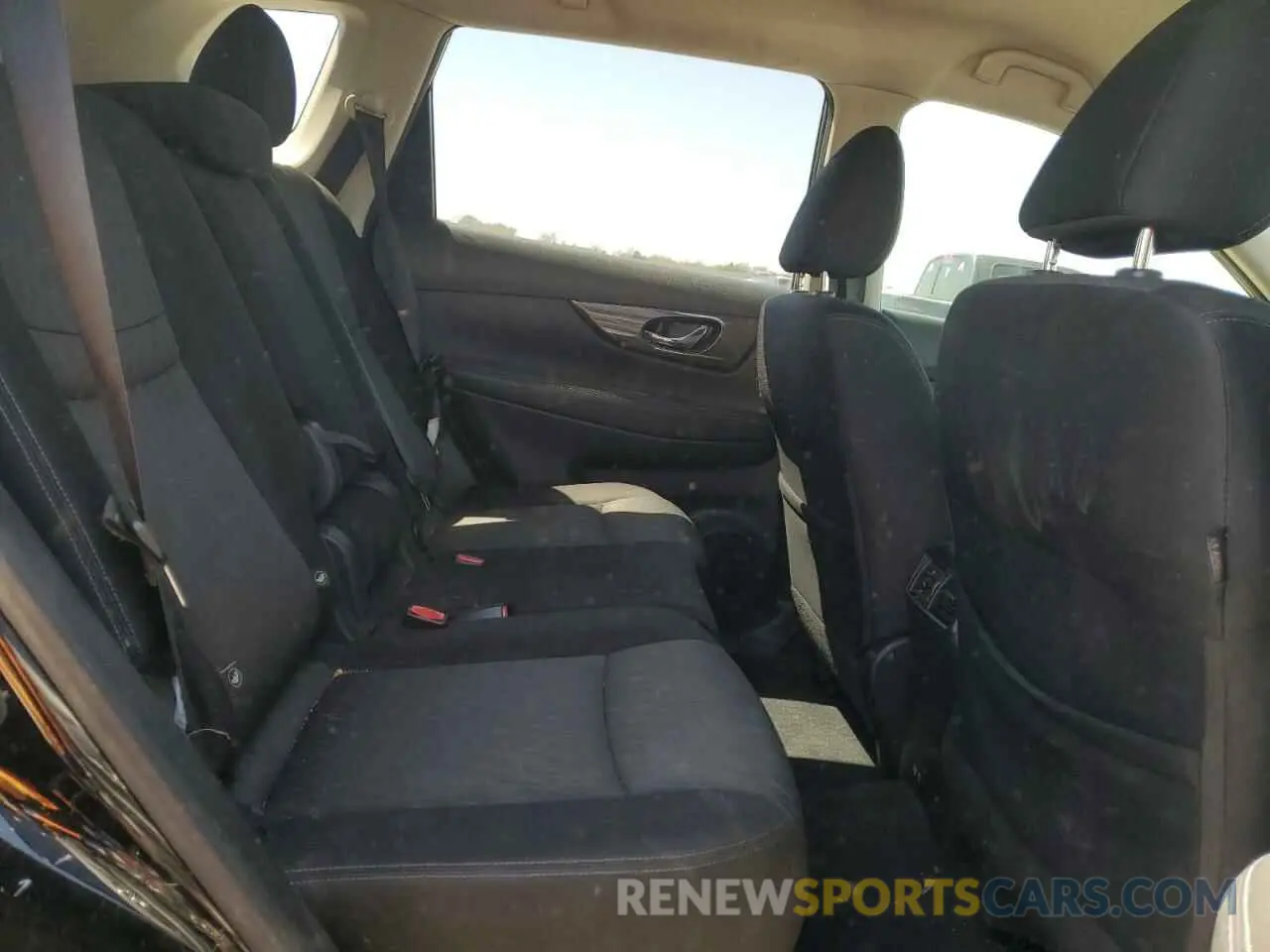 10 Photograph of a damaged car JN8AT2MT9KW264561 NISSAN ROGUE 2019