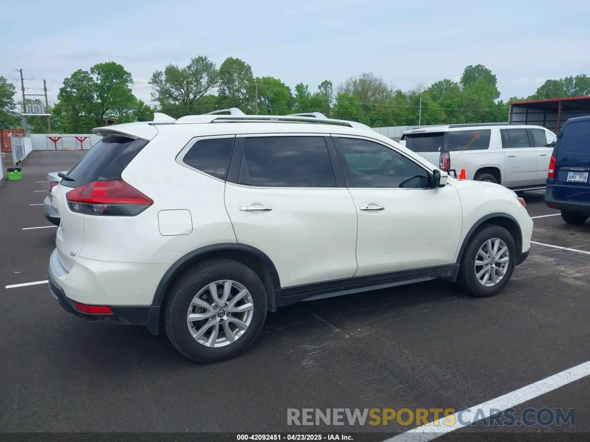 13 Photograph of a damaged car JN8AT2MTXKW250037 NISSAN ROGUE 2019
