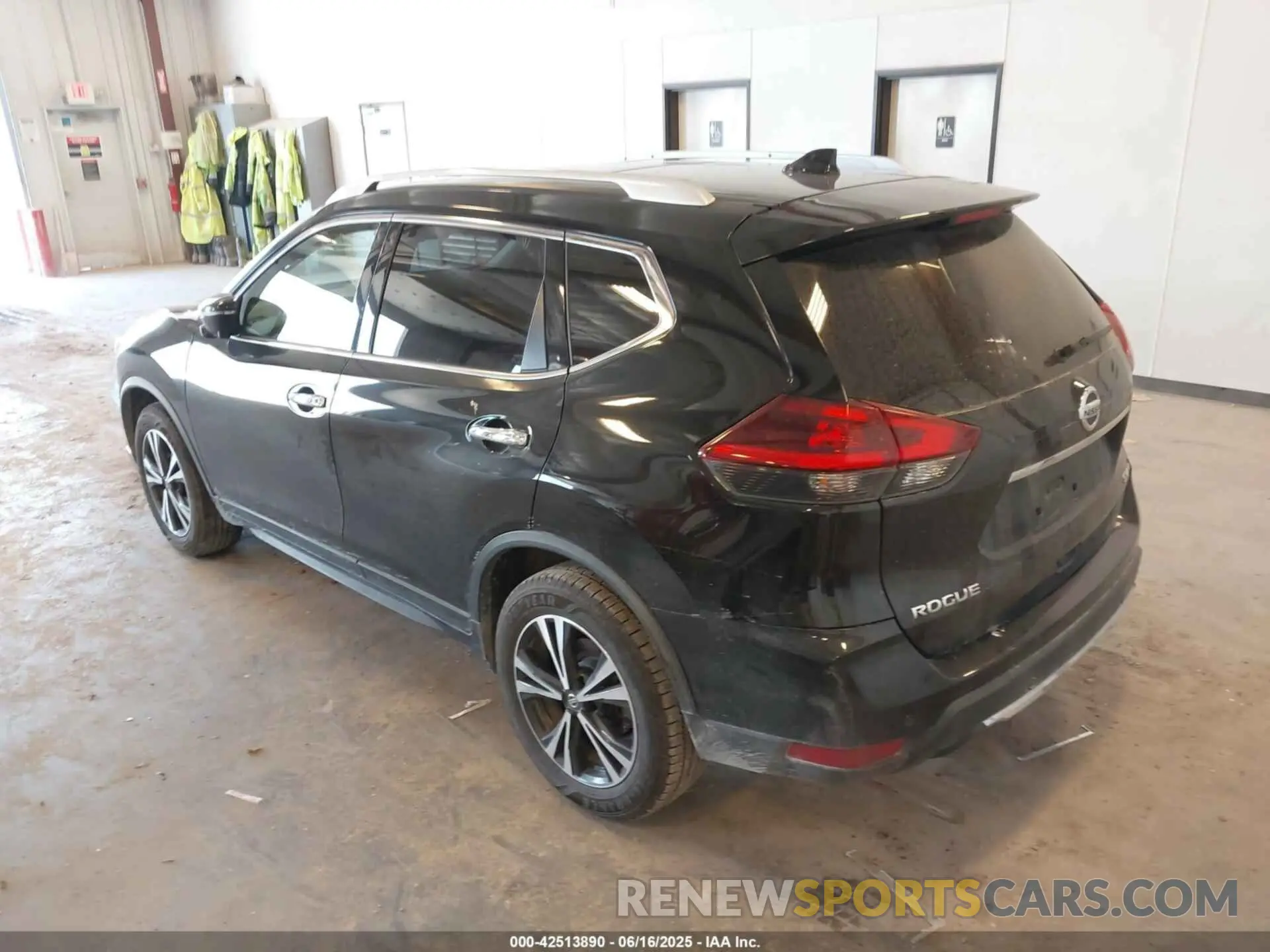 3 Photograph of a damaged car JN8AT2MV0KW379339 NISSAN ROGUE 2019