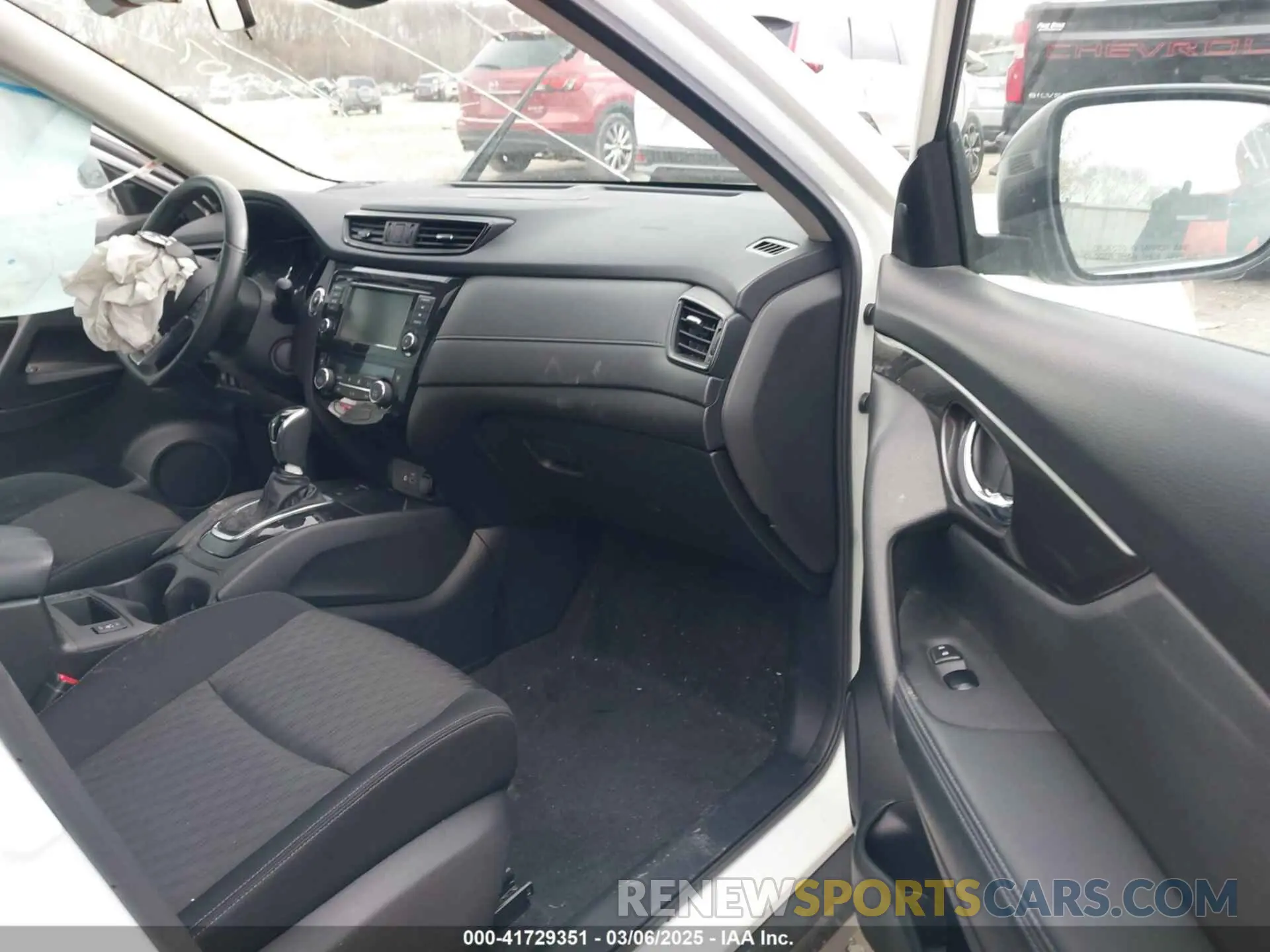 5 Photograph of a damaged car JN8AT2MV0KW379907 NISSAN ROGUE 2019