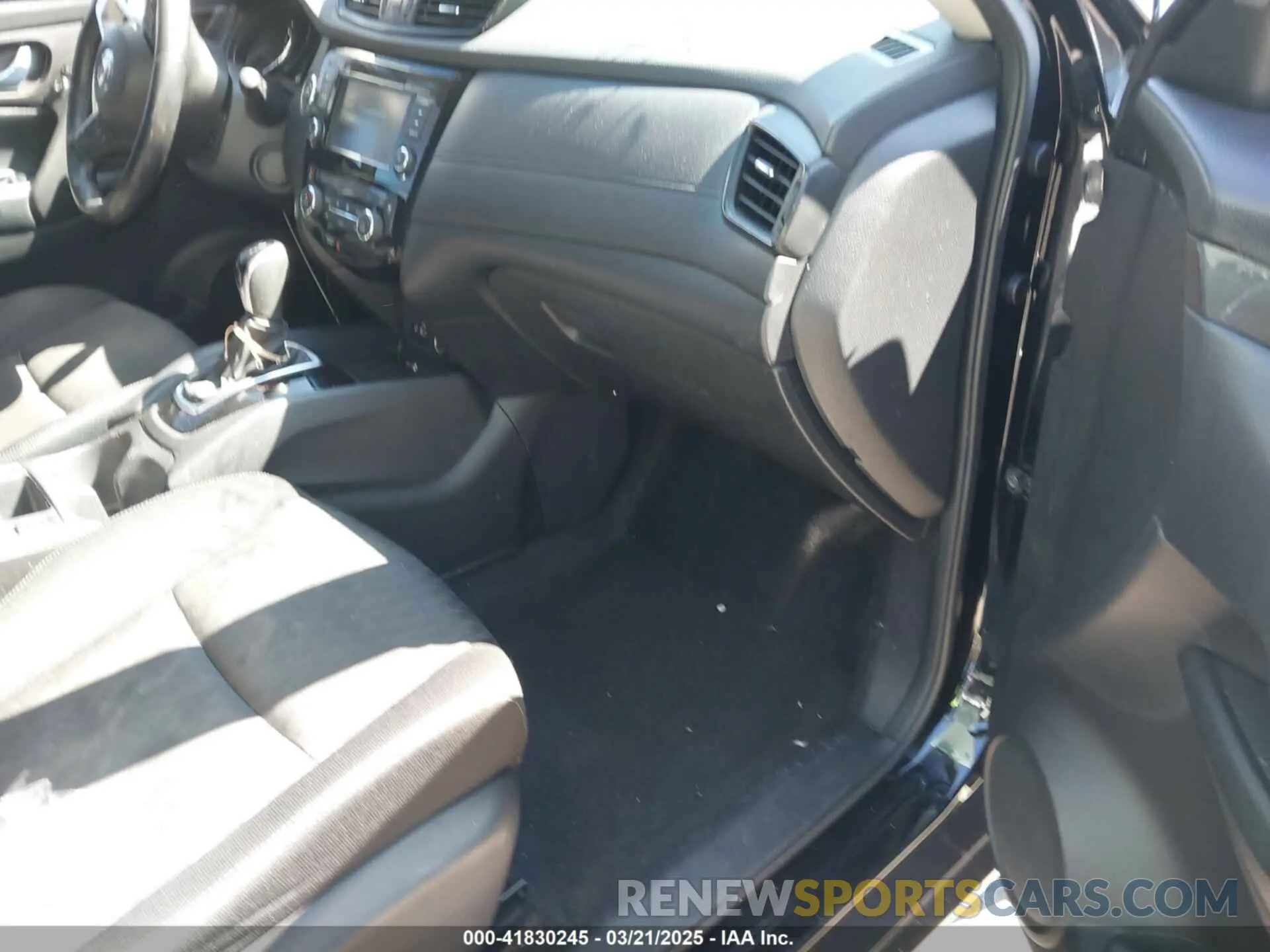 5 Photograph of a damaged car JN8AT2MV0KW384203 NISSAN ROGUE 2019