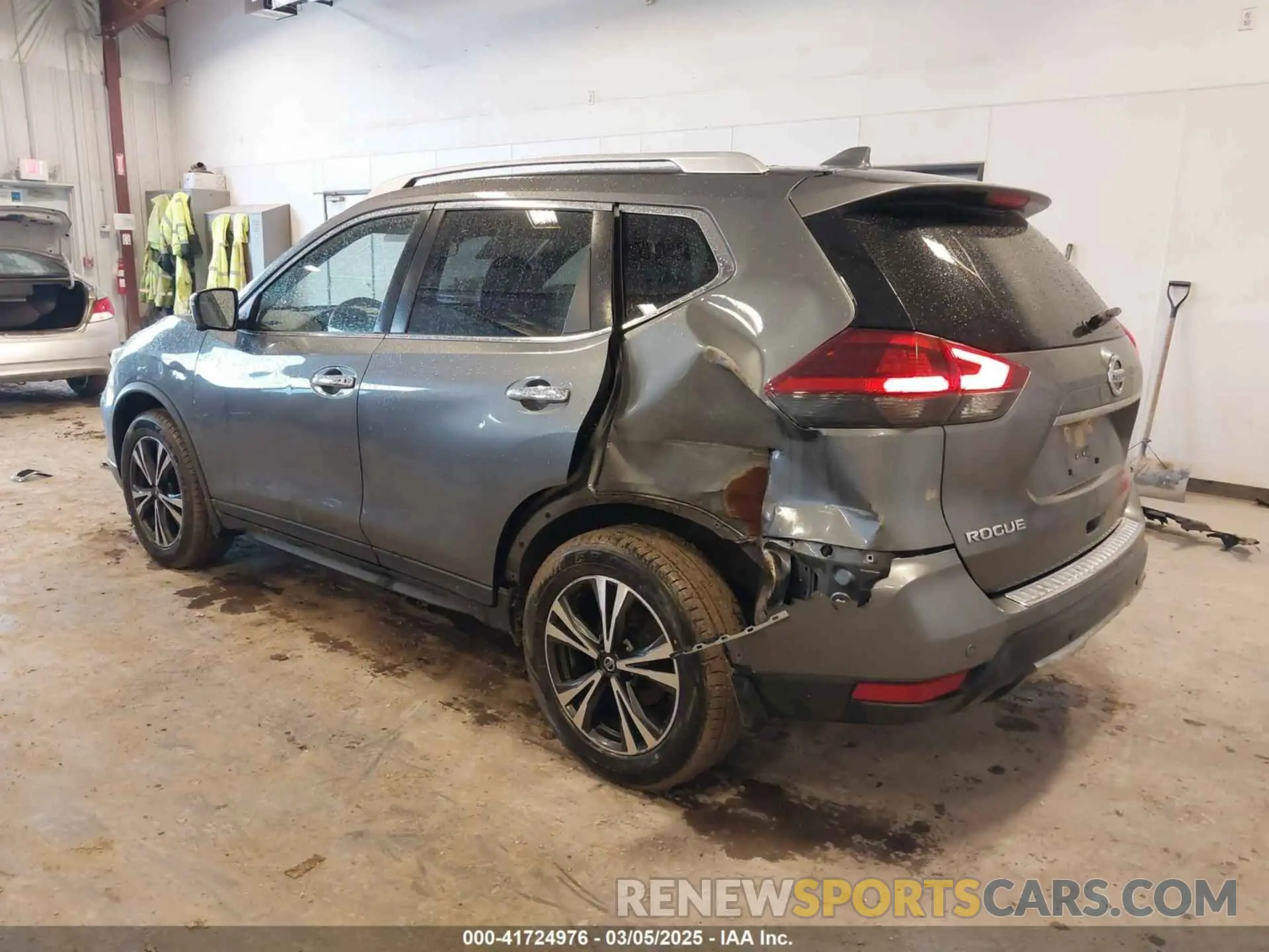3 Photograph of a damaged car JN8AT2MV0KW385450 NISSAN ROGUE 2019