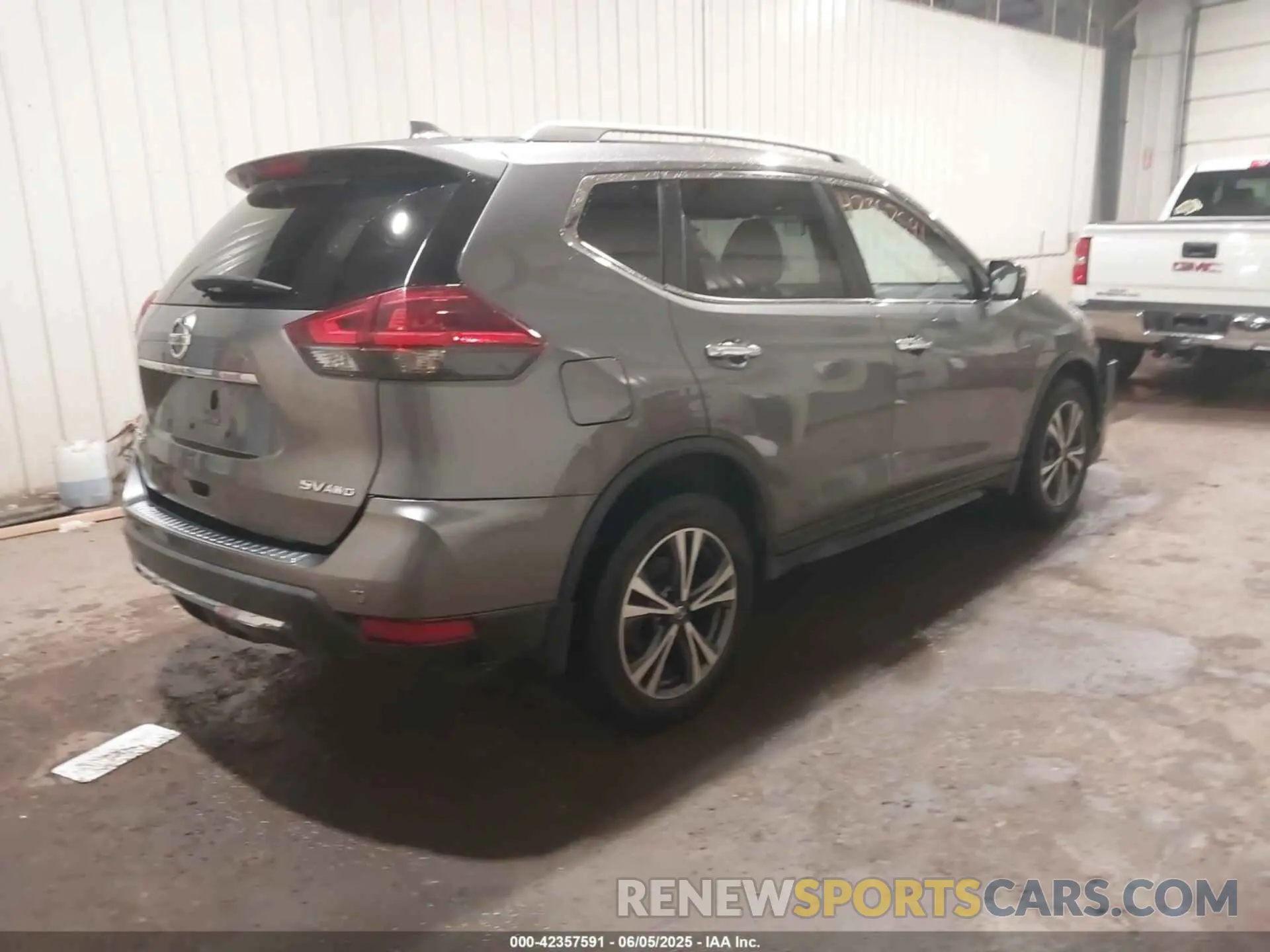 4 Photograph of a damaged car JN8AT2MV0KW398800 NISSAN ROGUE 2019
