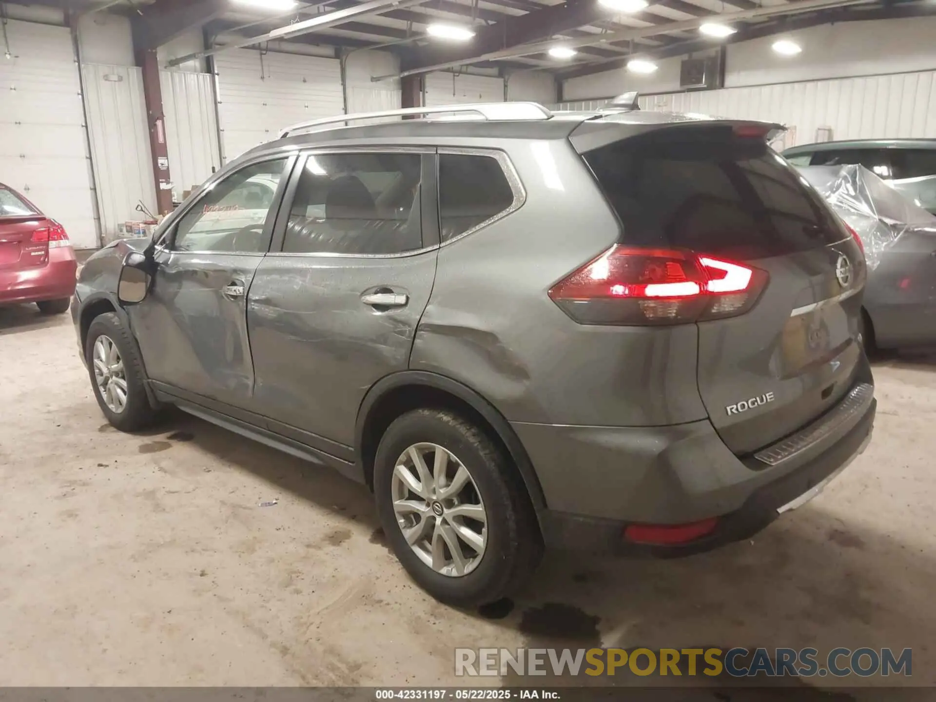 3 Photograph of a damaged car JN8AT2MV1KW376045 NISSAN ROGUE 2019