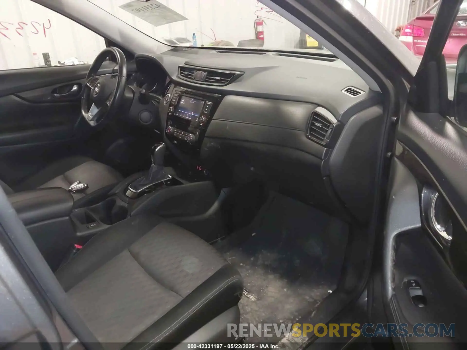5 Photograph of a damaged car JN8AT2MV1KW376045 NISSAN ROGUE 2019