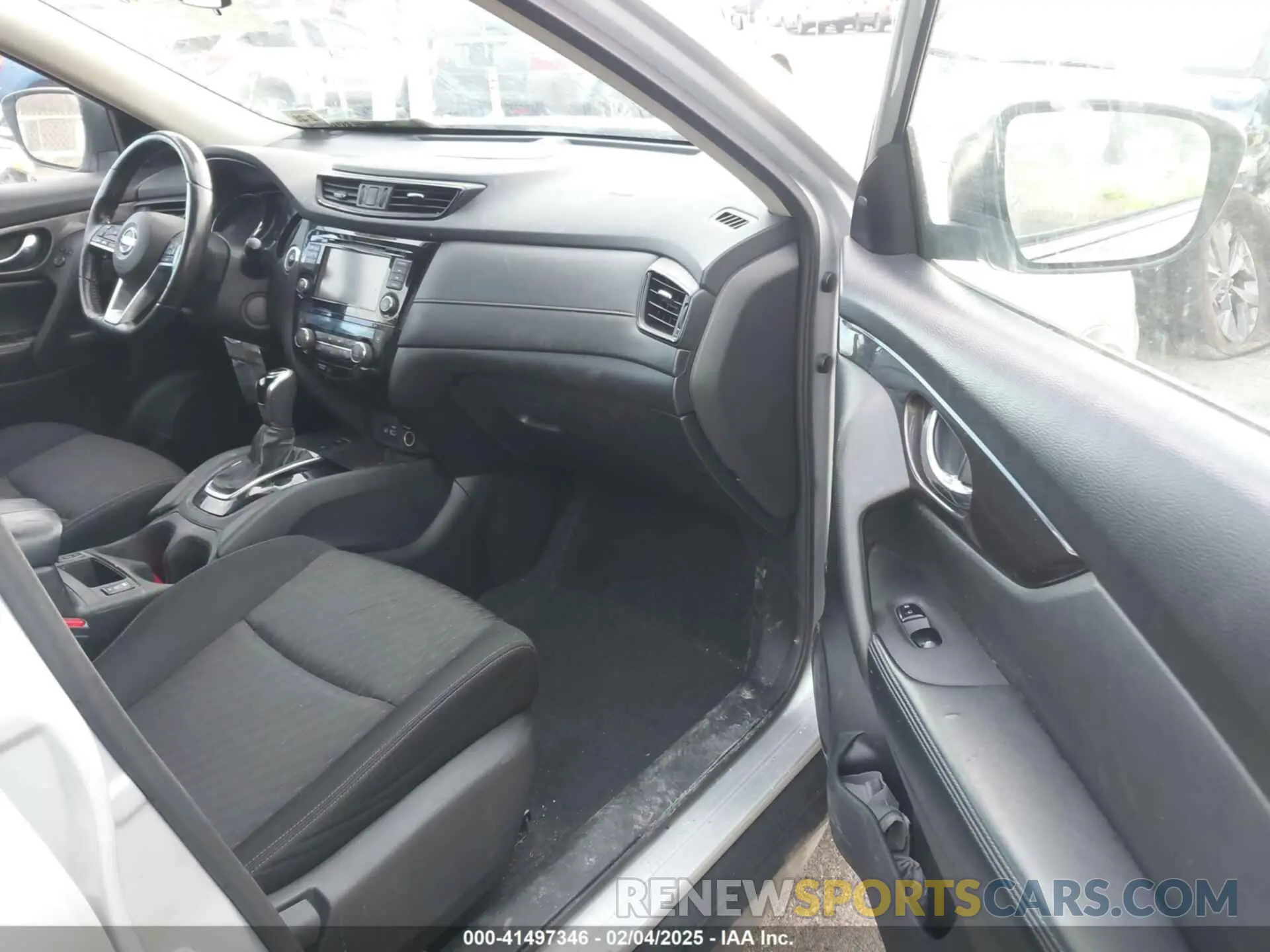 5 Photograph of a damaged car JN8AT2MV1KW379852 NISSAN ROGUE 2019