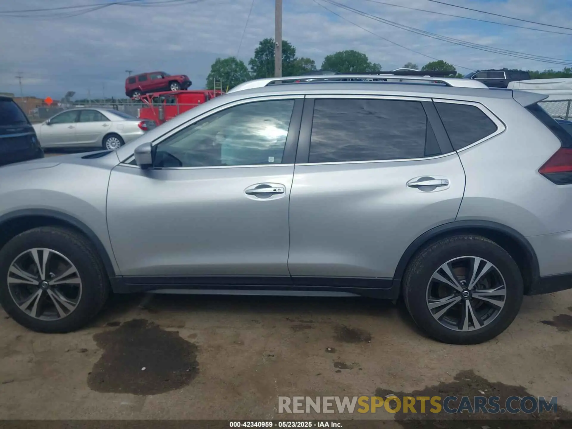14 Photograph of a damaged car JN8AT2MV1KW386333 NISSAN ROGUE 2019