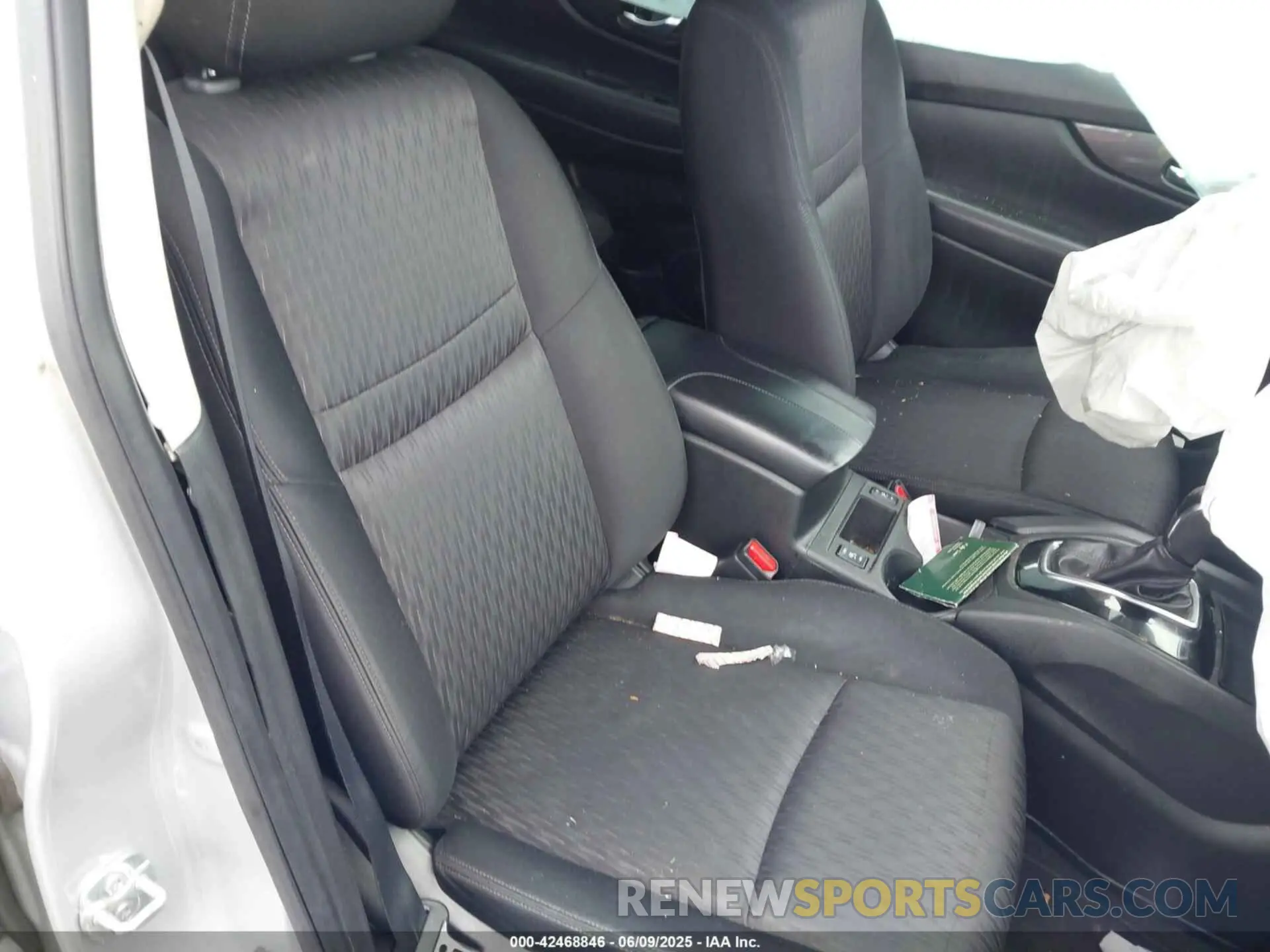5 Photograph of a damaged car JN8AT2MV2KW373042 NISSAN ROGUE 2019