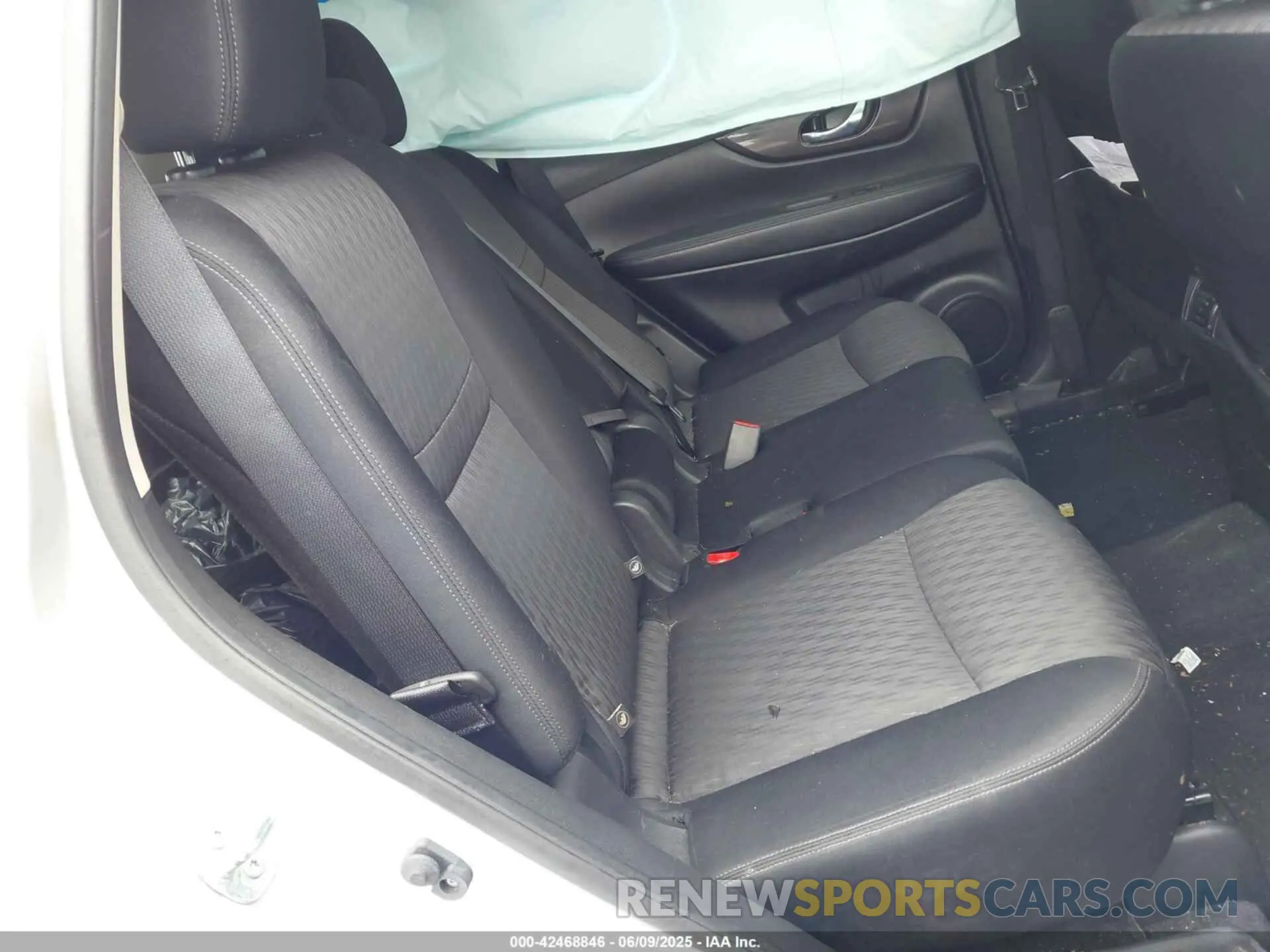 8 Photograph of a damaged car JN8AT2MV2KW373042 NISSAN ROGUE 2019