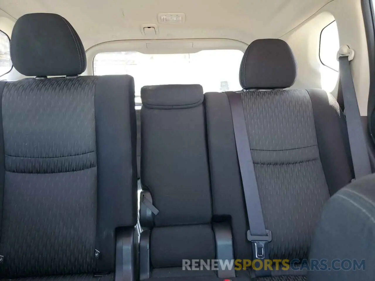 10 Photograph of a damaged car JN8AT2MV2KW401518 NISSAN ROGUE 2019
