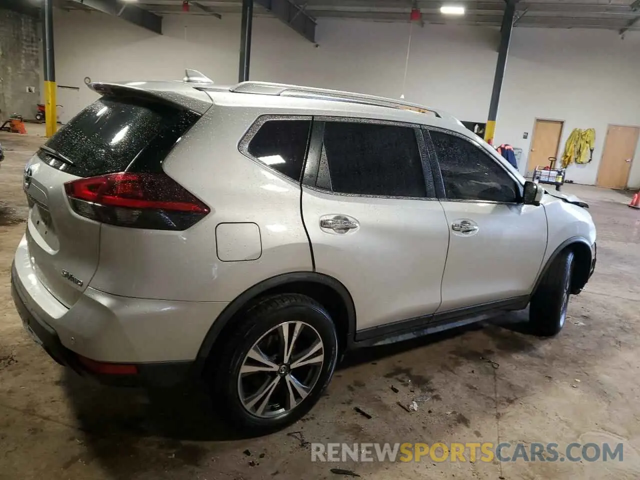 3 Photograph of a damaged car JN8AT2MV3KW401558 NISSAN ROGUE 2019