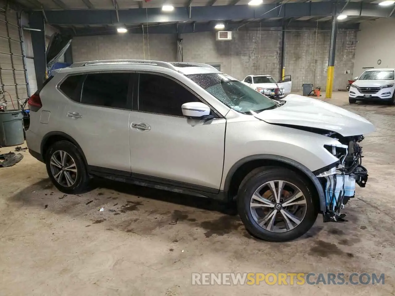4 Photograph of a damaged car JN8AT2MV3KW401558 NISSAN ROGUE 2019